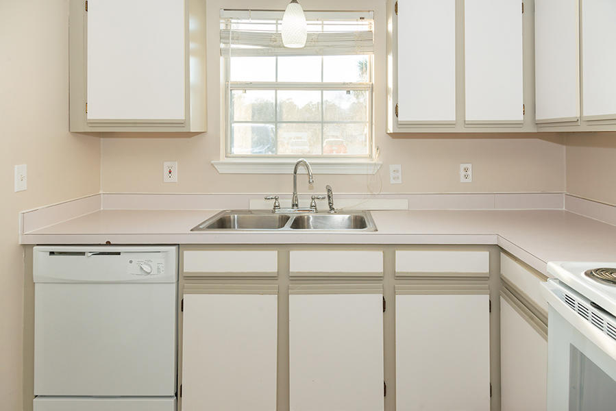 WEST SHORES TOWNHOMES - Residential Lease