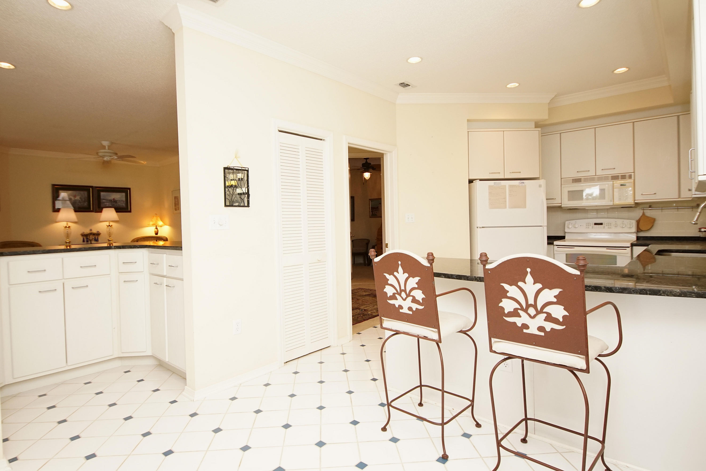 SUNSET BEACH - Residential Lease