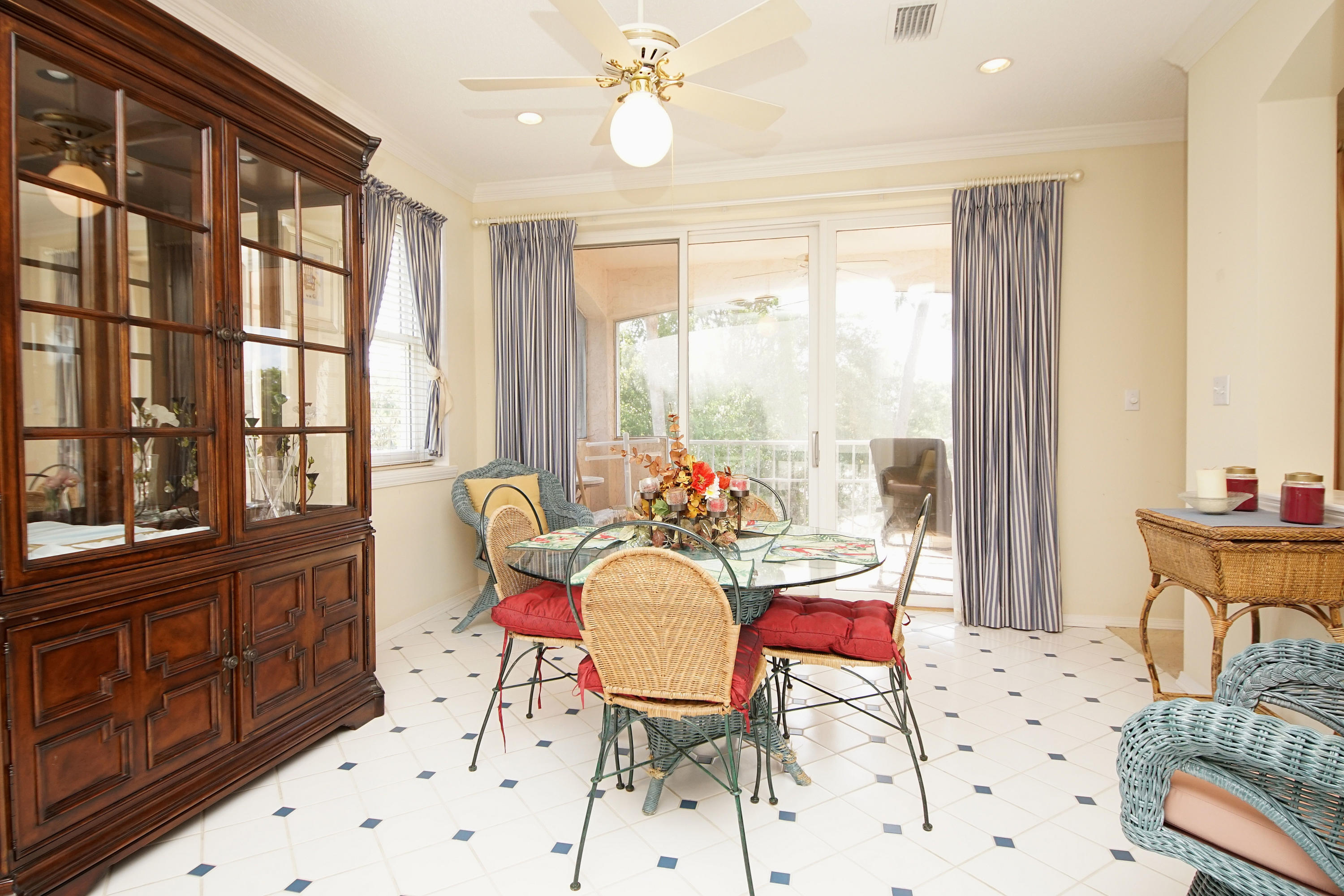SUNSET BEACH - Residential Lease