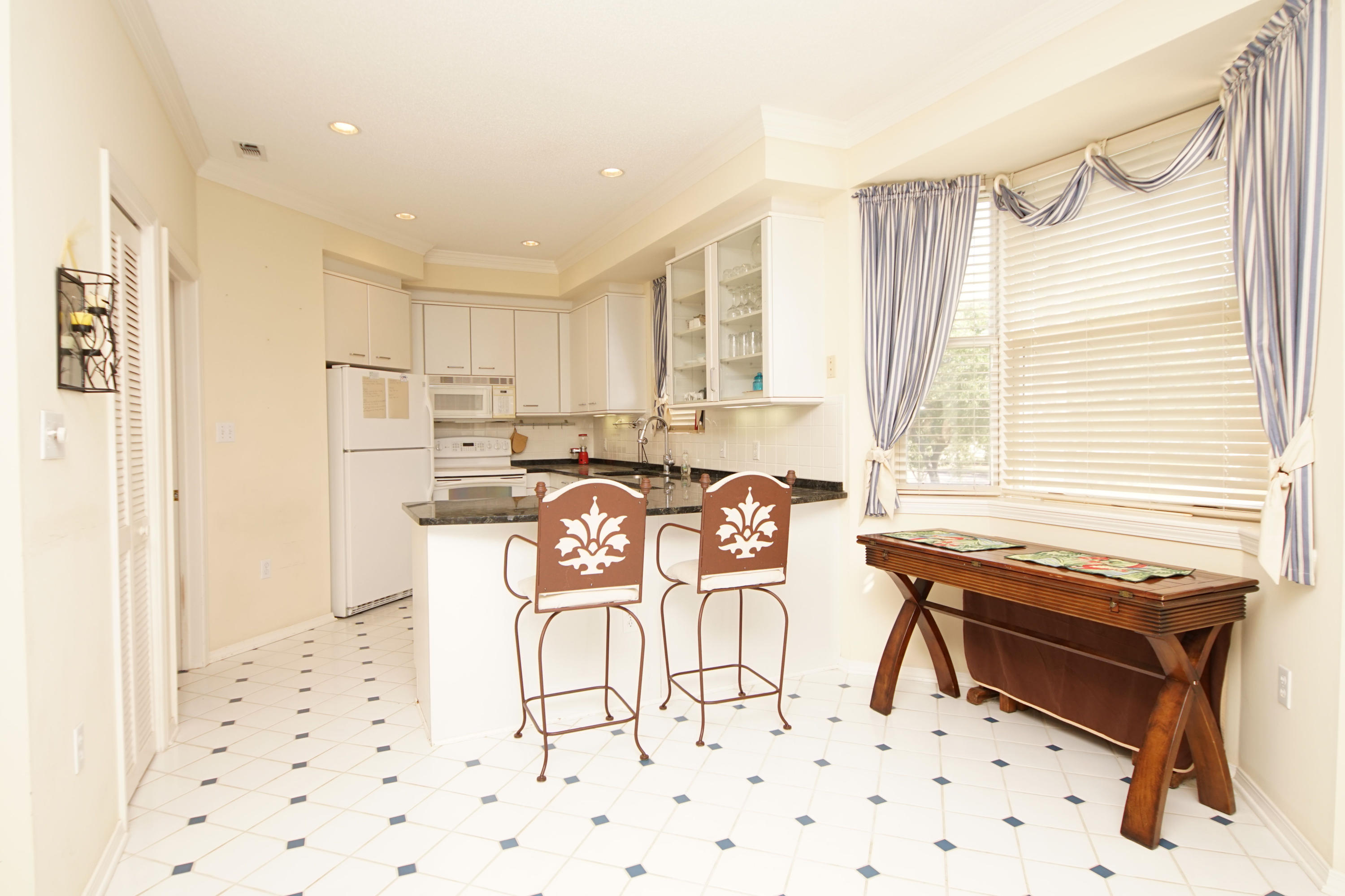 SUNSET BEACH - Residential Lease