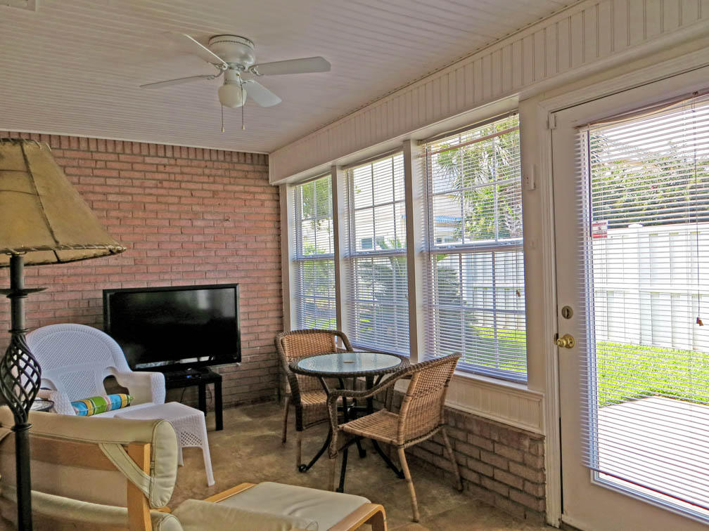 AVALON BEACH ESTATES - Residential