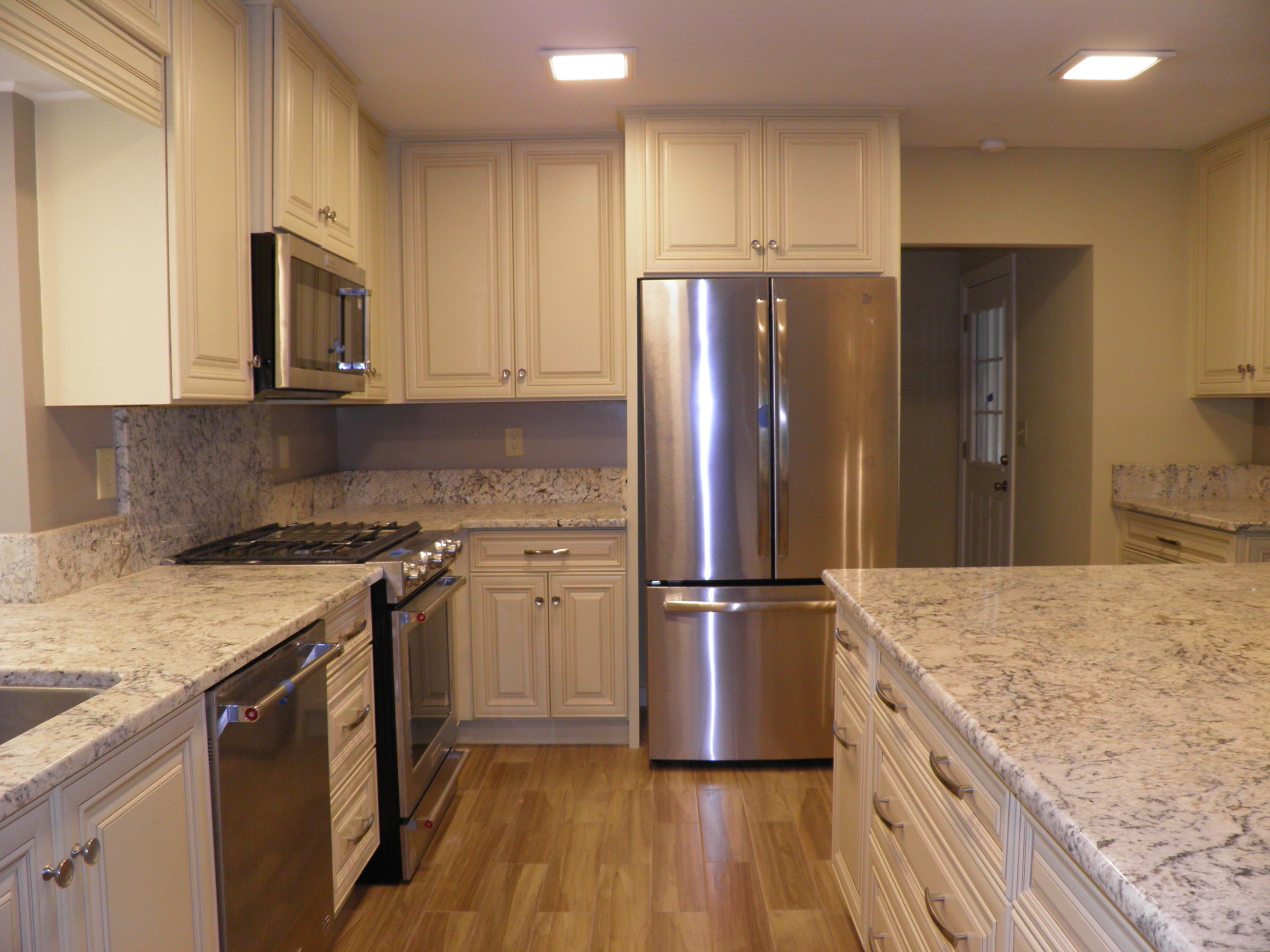 YACHT CLUB ESTATES - Residential Lease