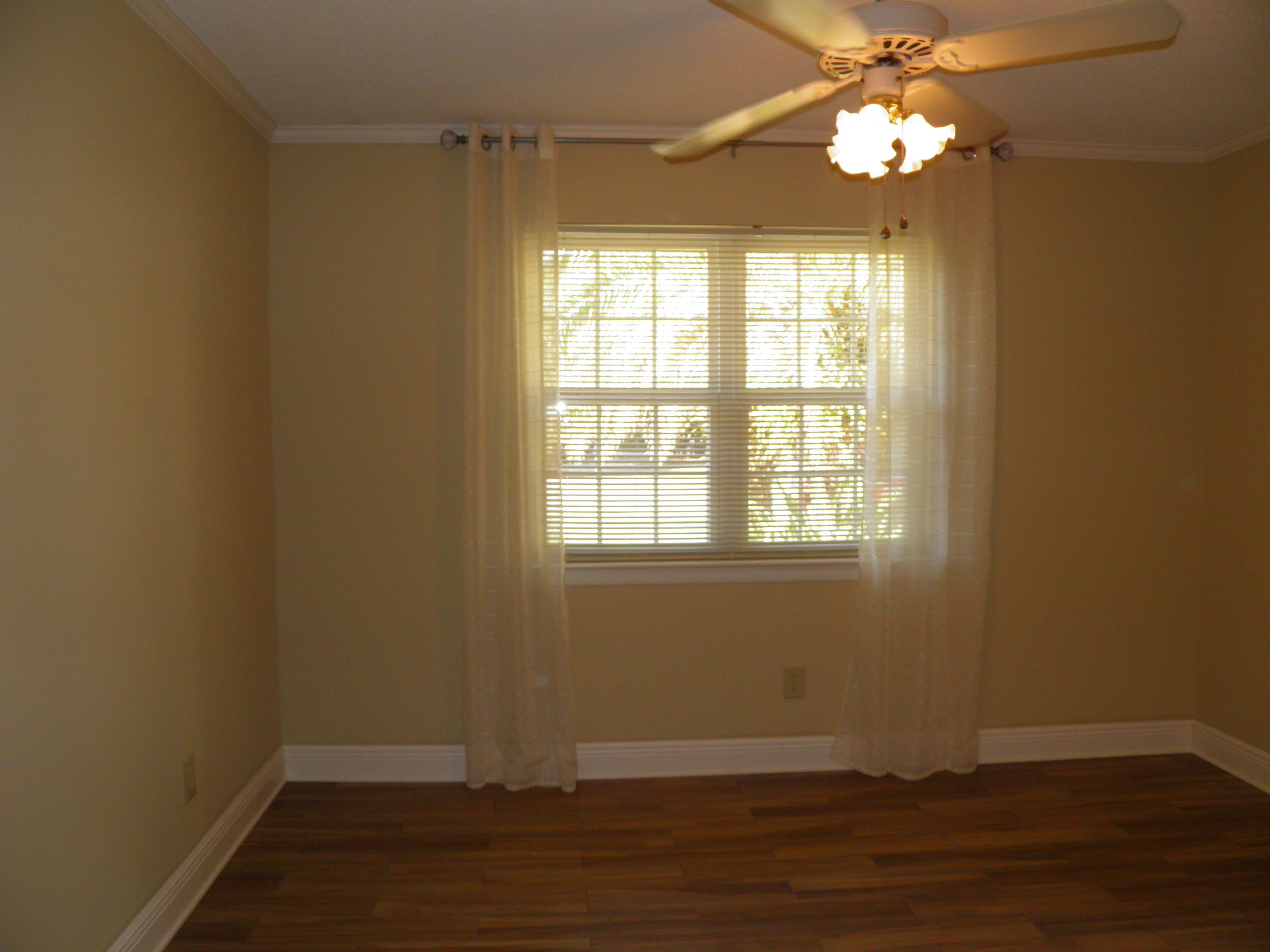 YACHT CLUB ESTATES - Residential Lease