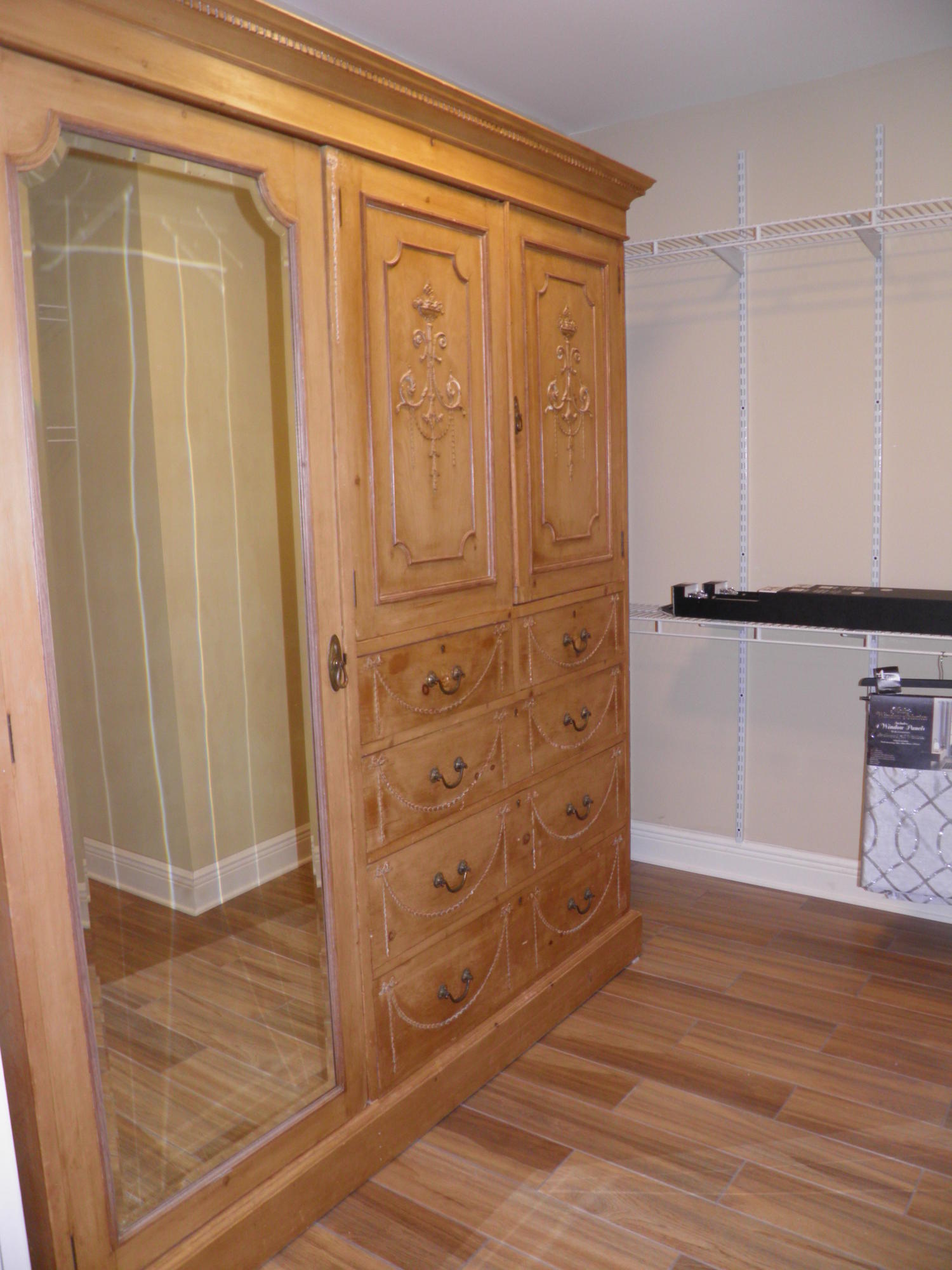 YACHT CLUB ESTATES - Residential Lease