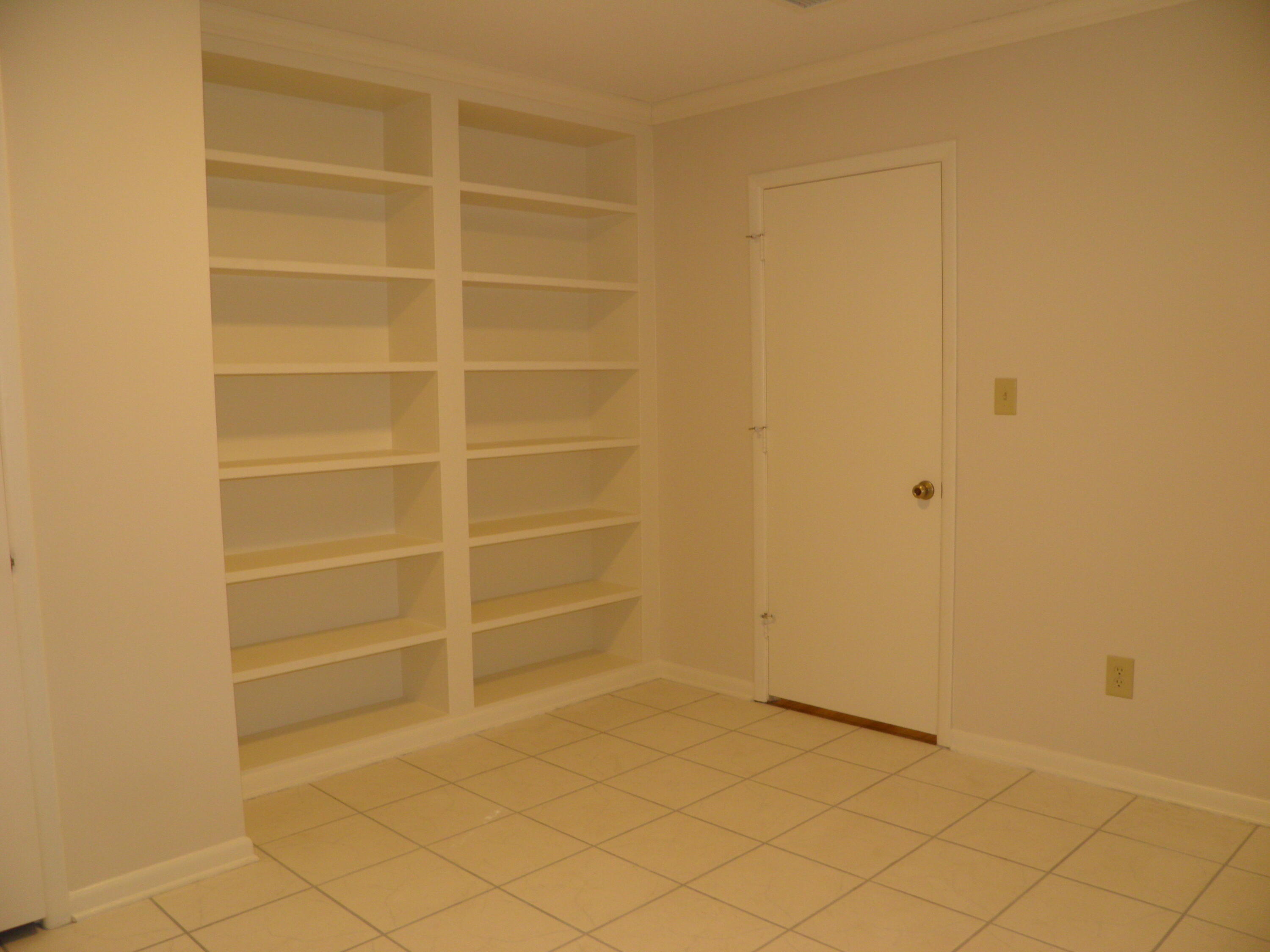 YACHT CLUB ESTATES - Residential Lease