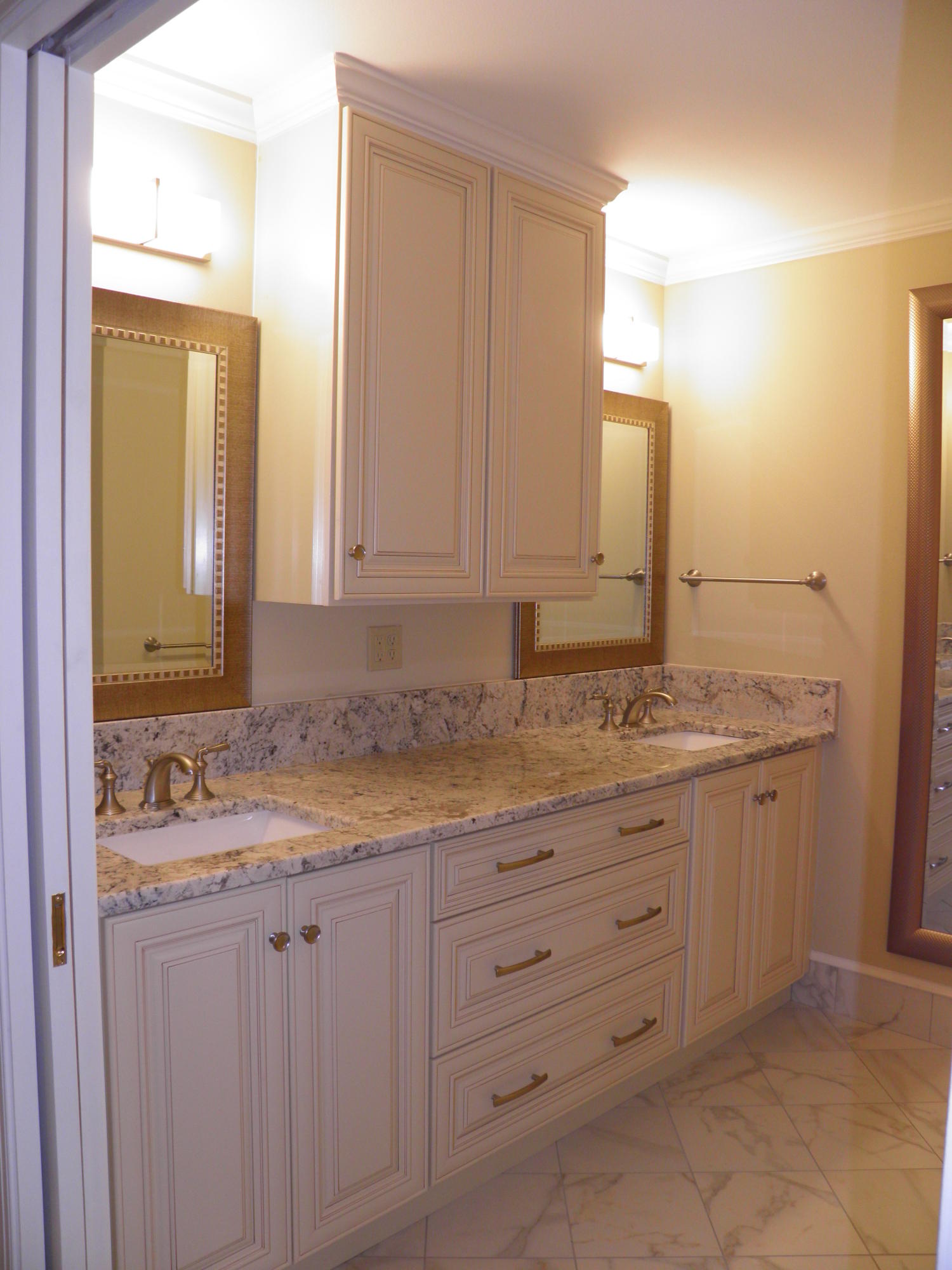 YACHT CLUB ESTATES - Residential Lease