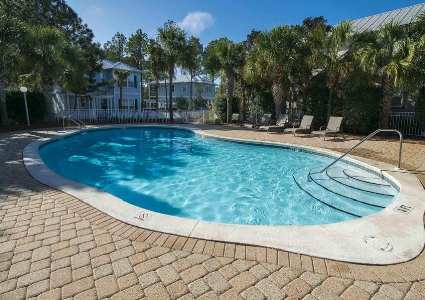 CASSINE VILLAGE - Residential