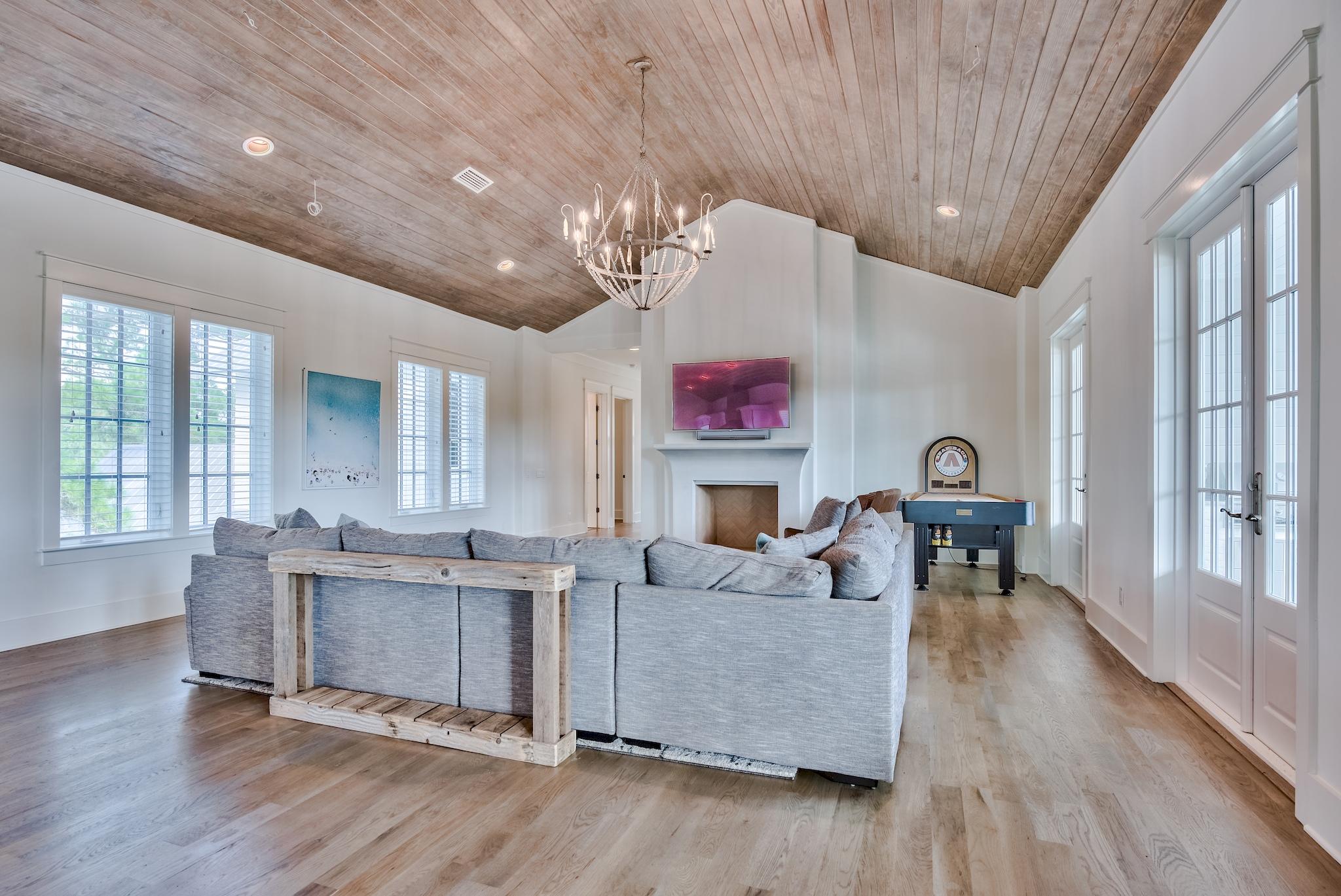 EASTERN LAKE ESTATES - Residential