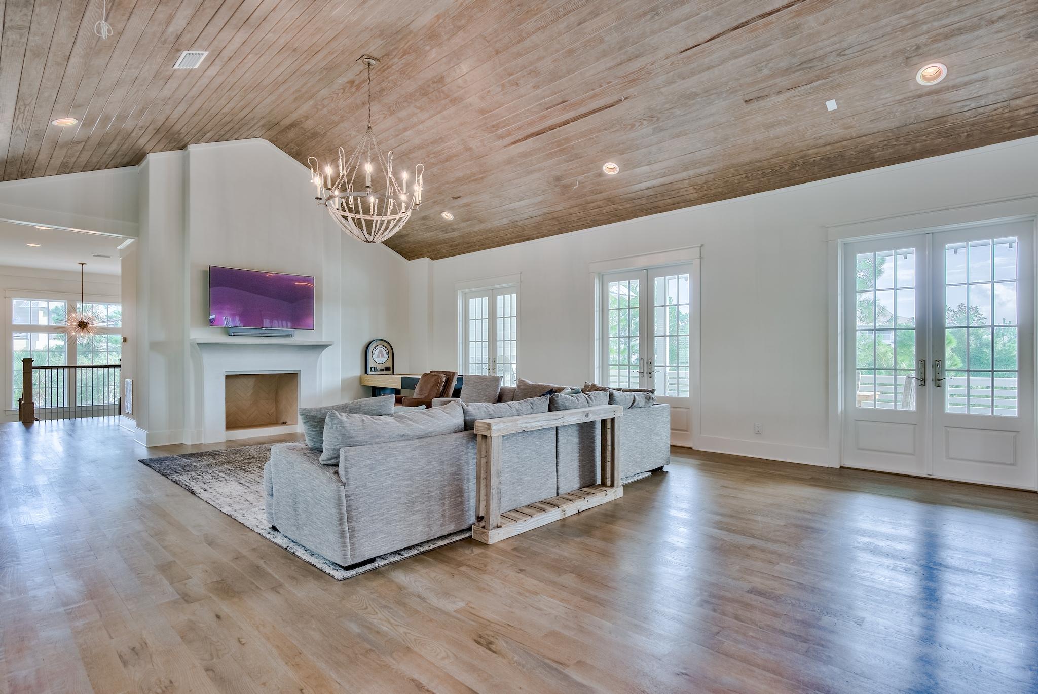 EASTERN LAKE ESTATES - Residential