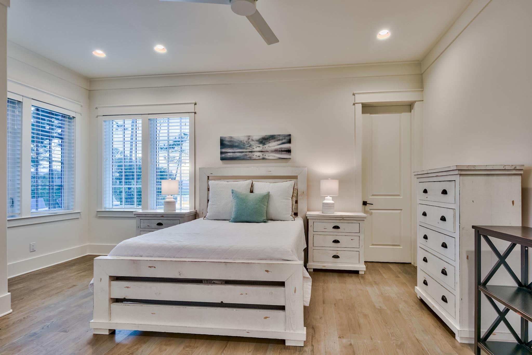 EASTERN LAKE ESTATES - Residential