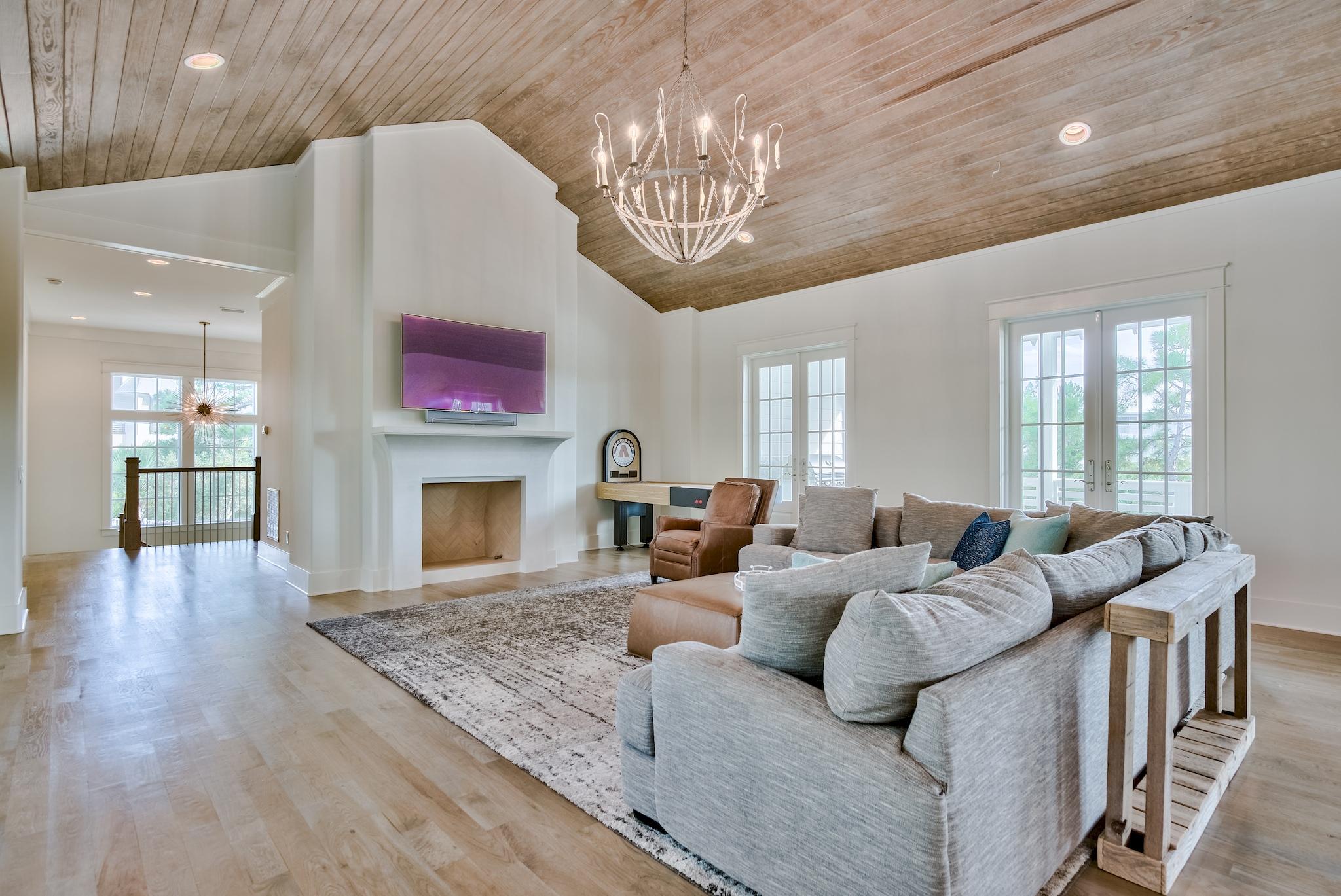 EASTERN LAKE ESTATES - Residential