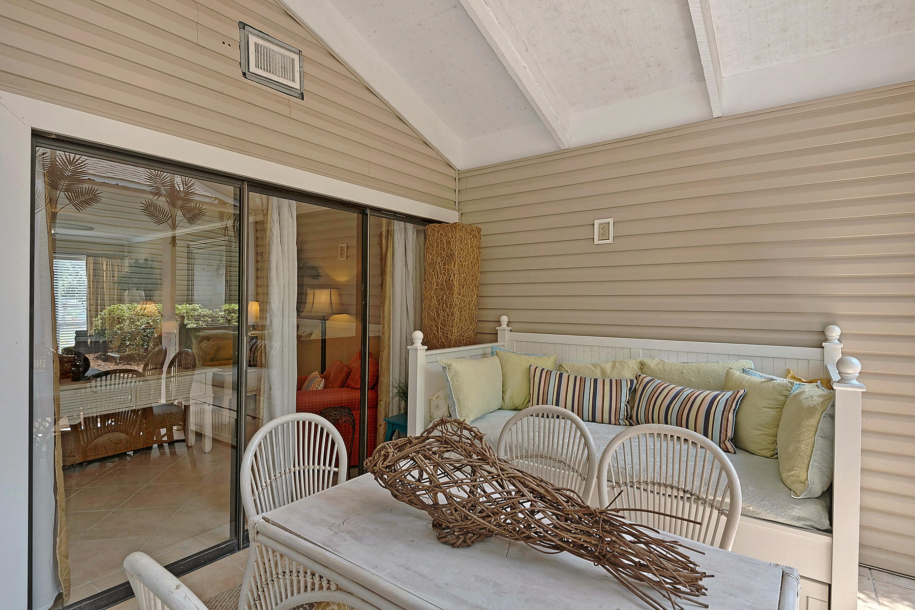 MAGNOLIA VILLAGE CONDO - Residential