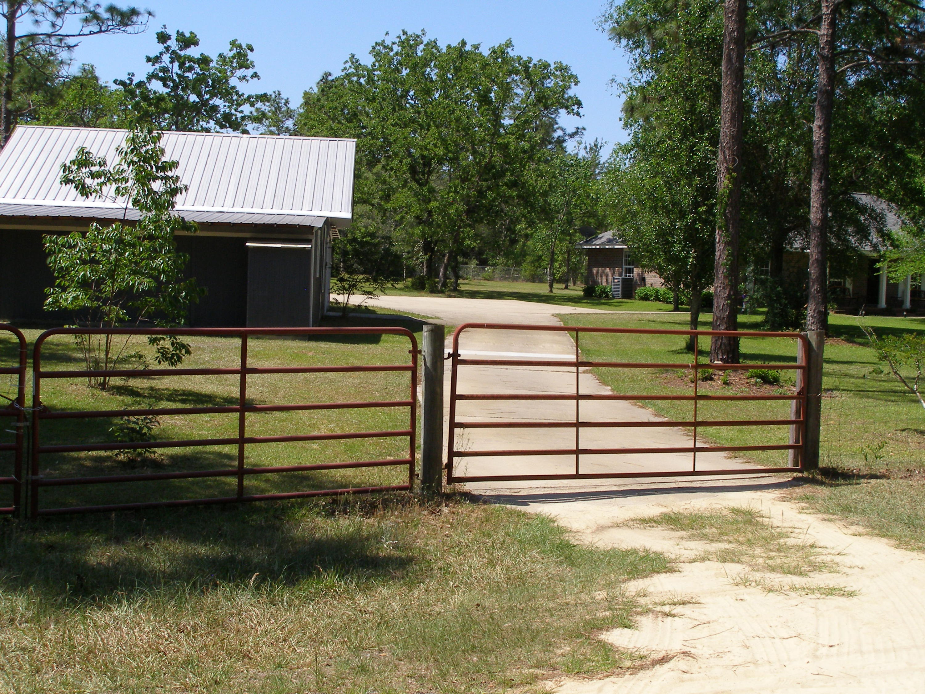 FOUR LAKES - Residential