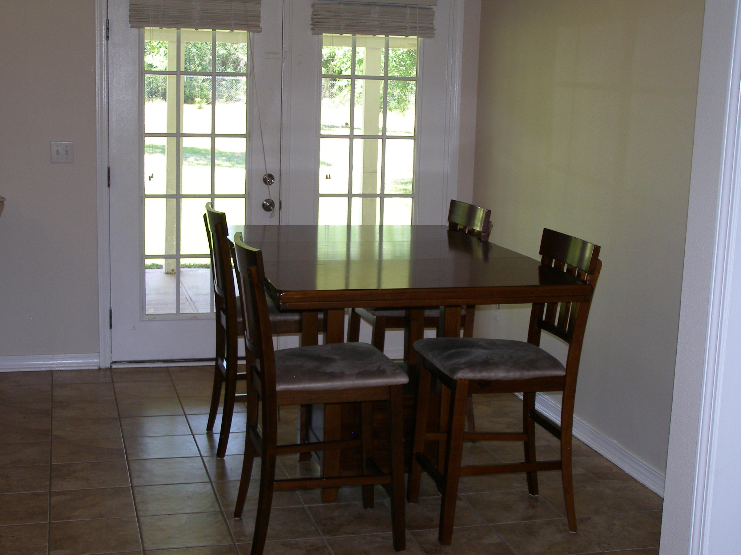 FOUR LAKES - Residential