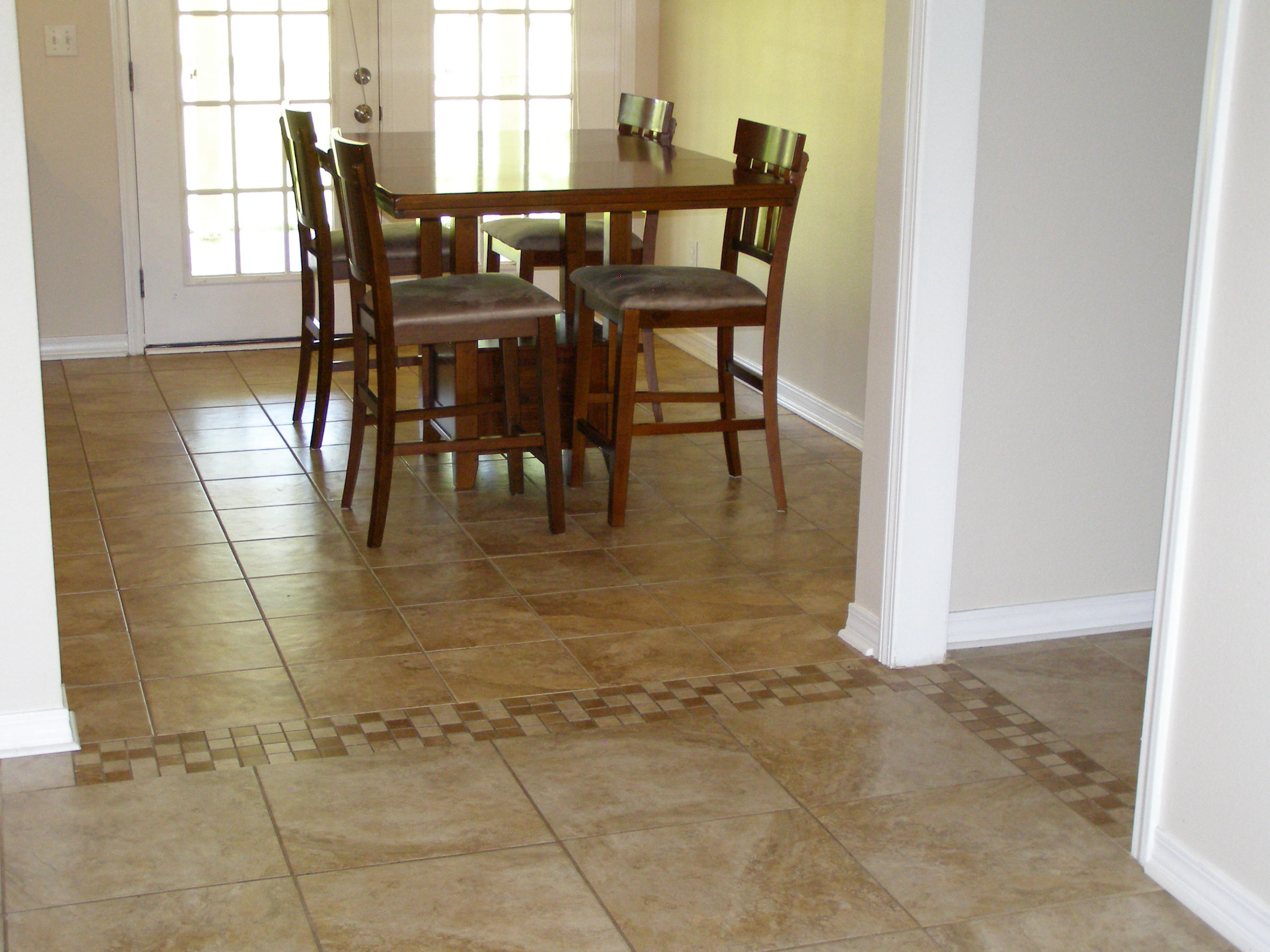 FOUR LAKES - Residential