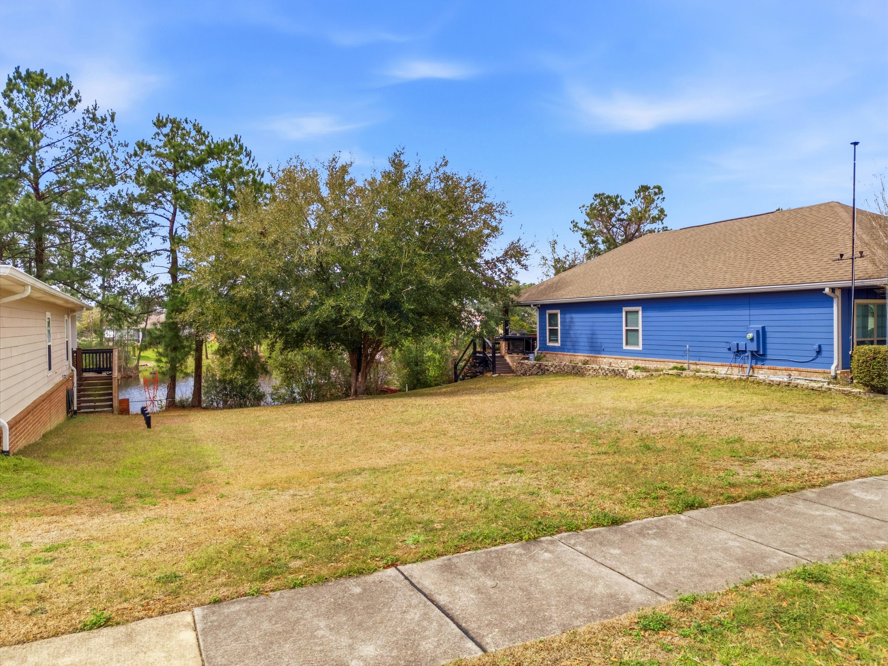 LAGRANGE LANDING - Land