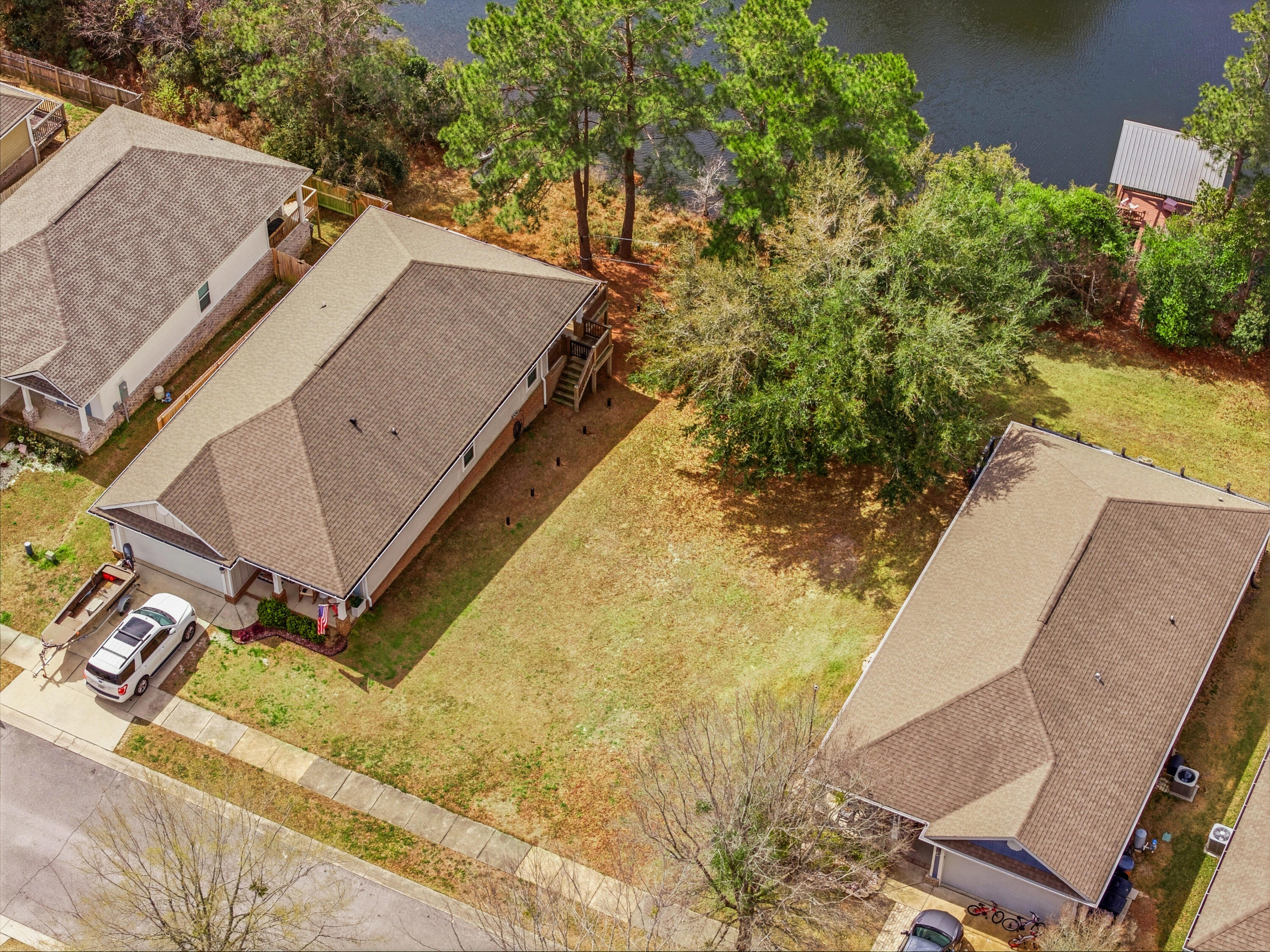 LAGRANGE LANDING - Land