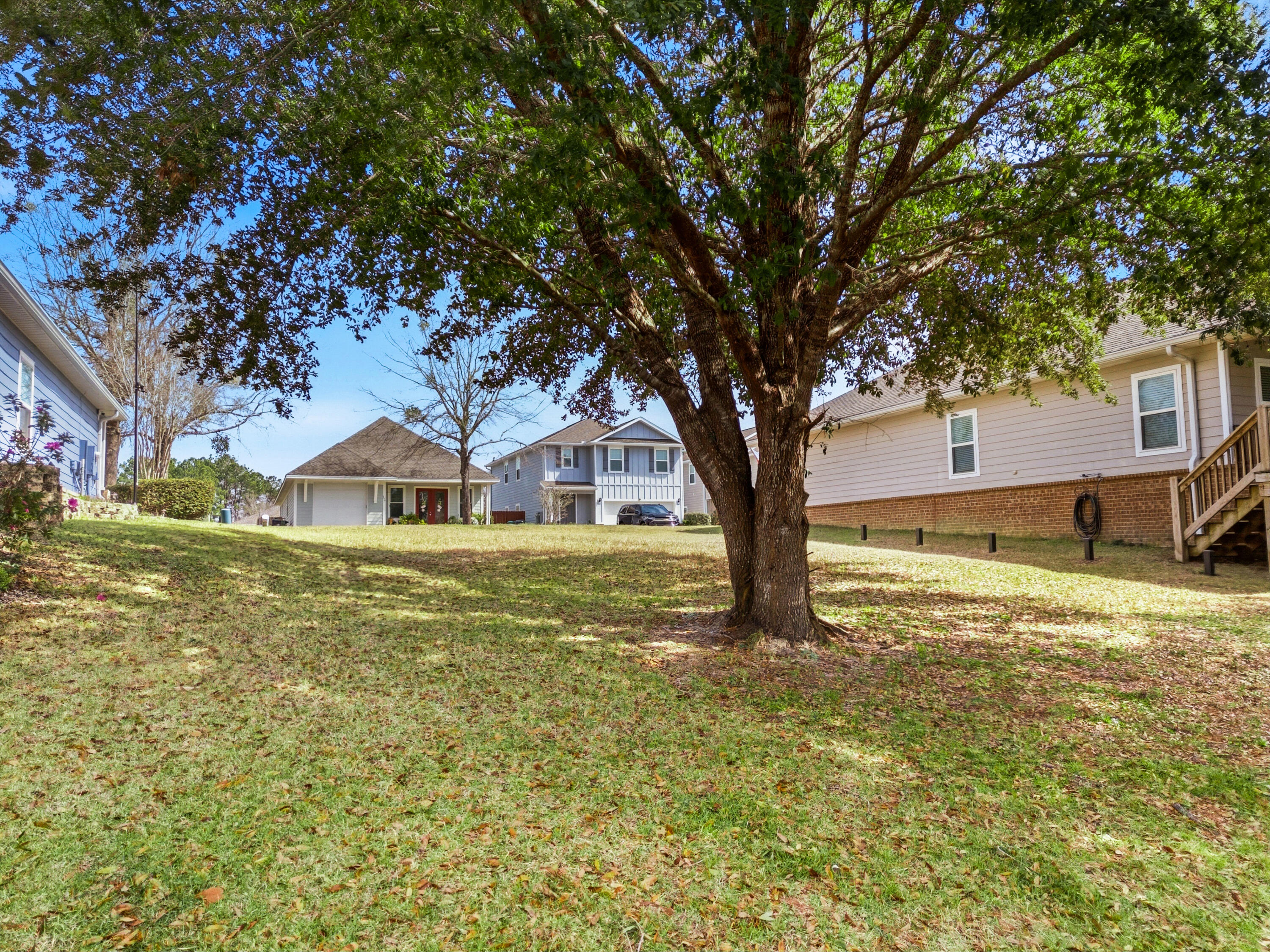 LAGRANGE LANDING - Land