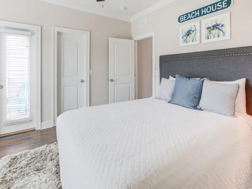 DRIFTWOOD DRIVE TOWNHOMES - Residential