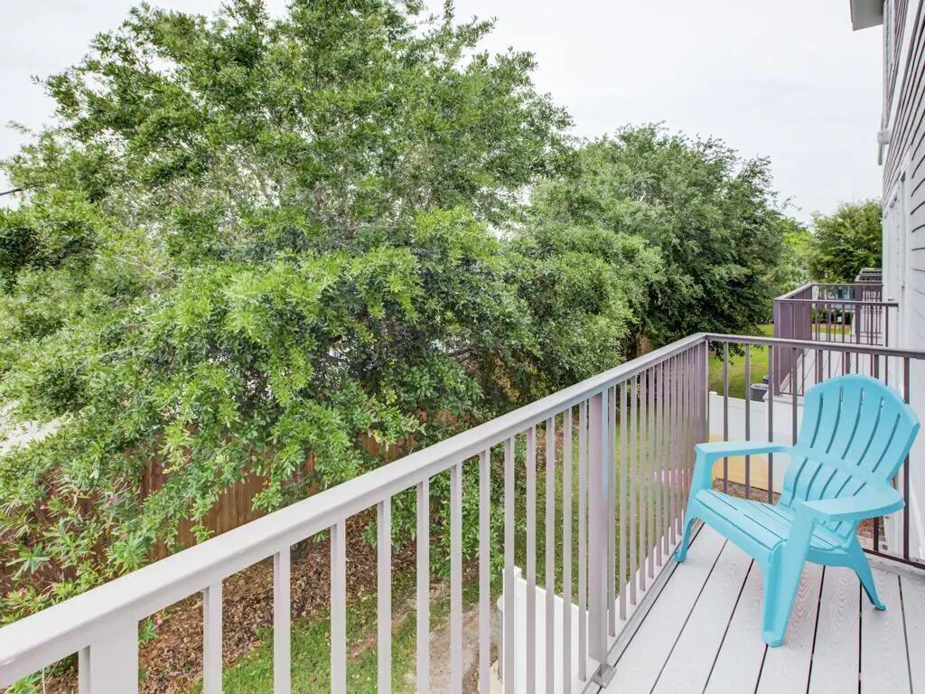 DRIFTWOOD DRIVE TOWNHOMES - Residential