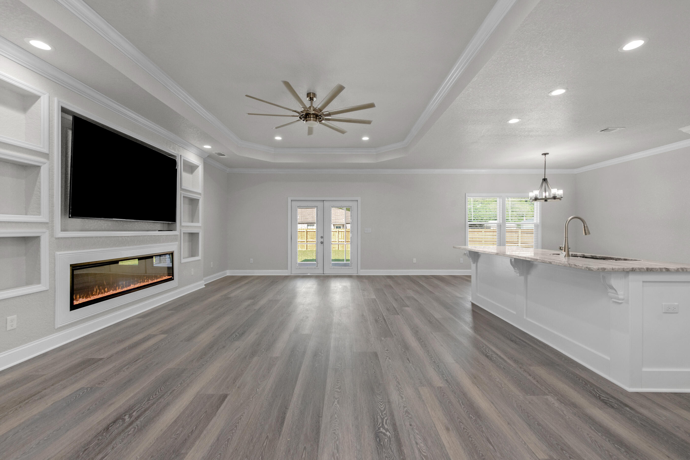 CRESCENT SHORES - Residential