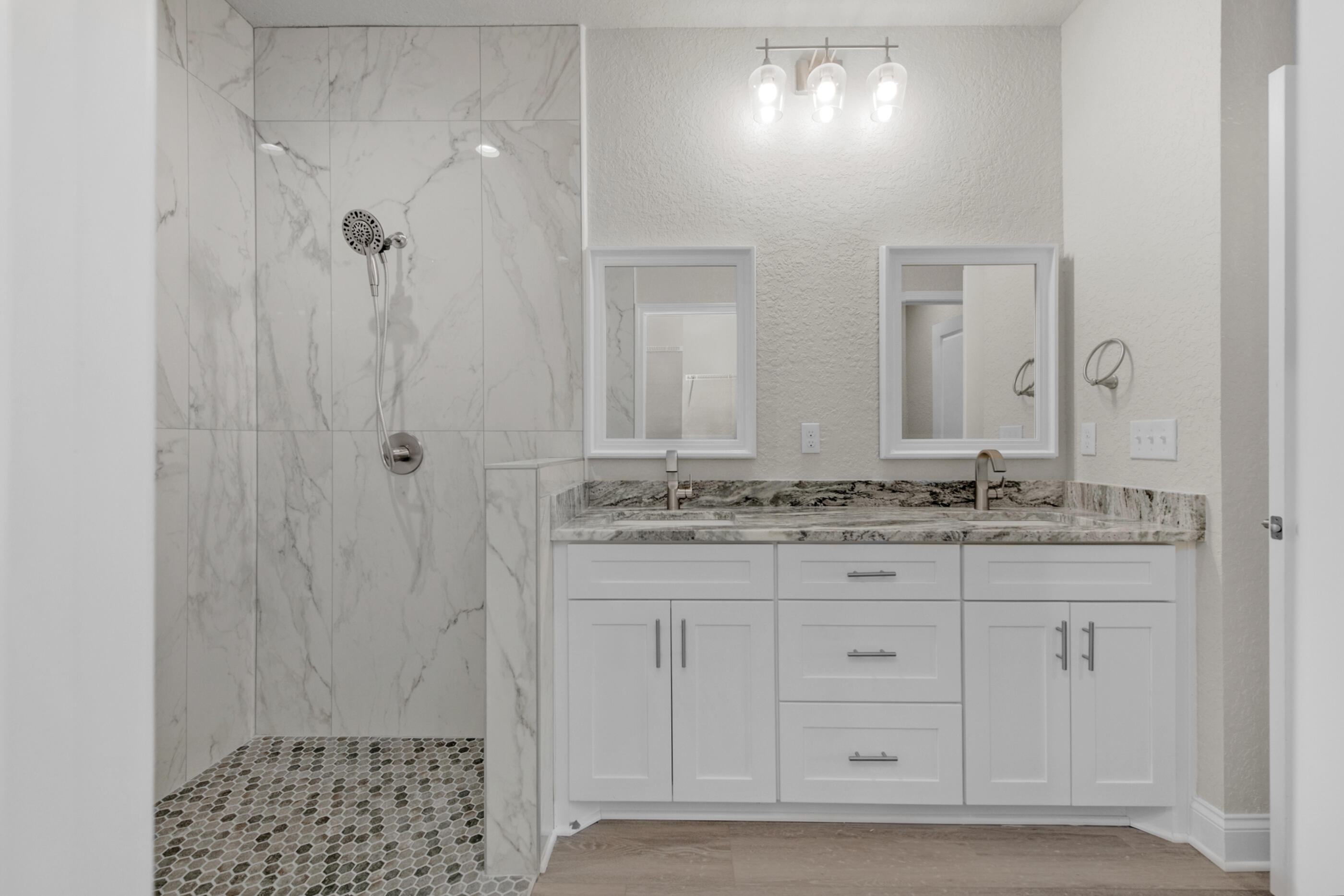CRESCENT SHORES - Residential