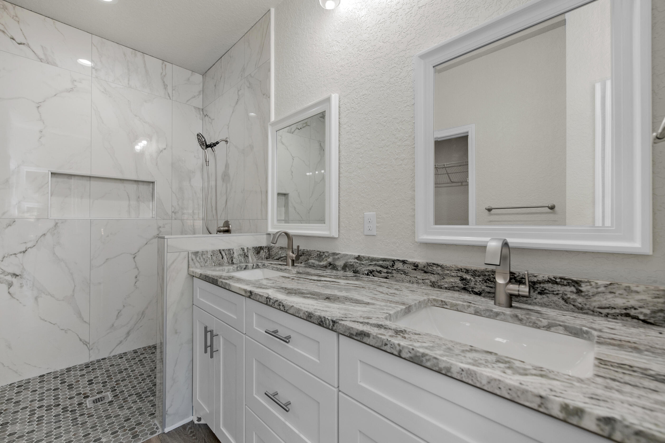 CRESCENT SHORES - Residential