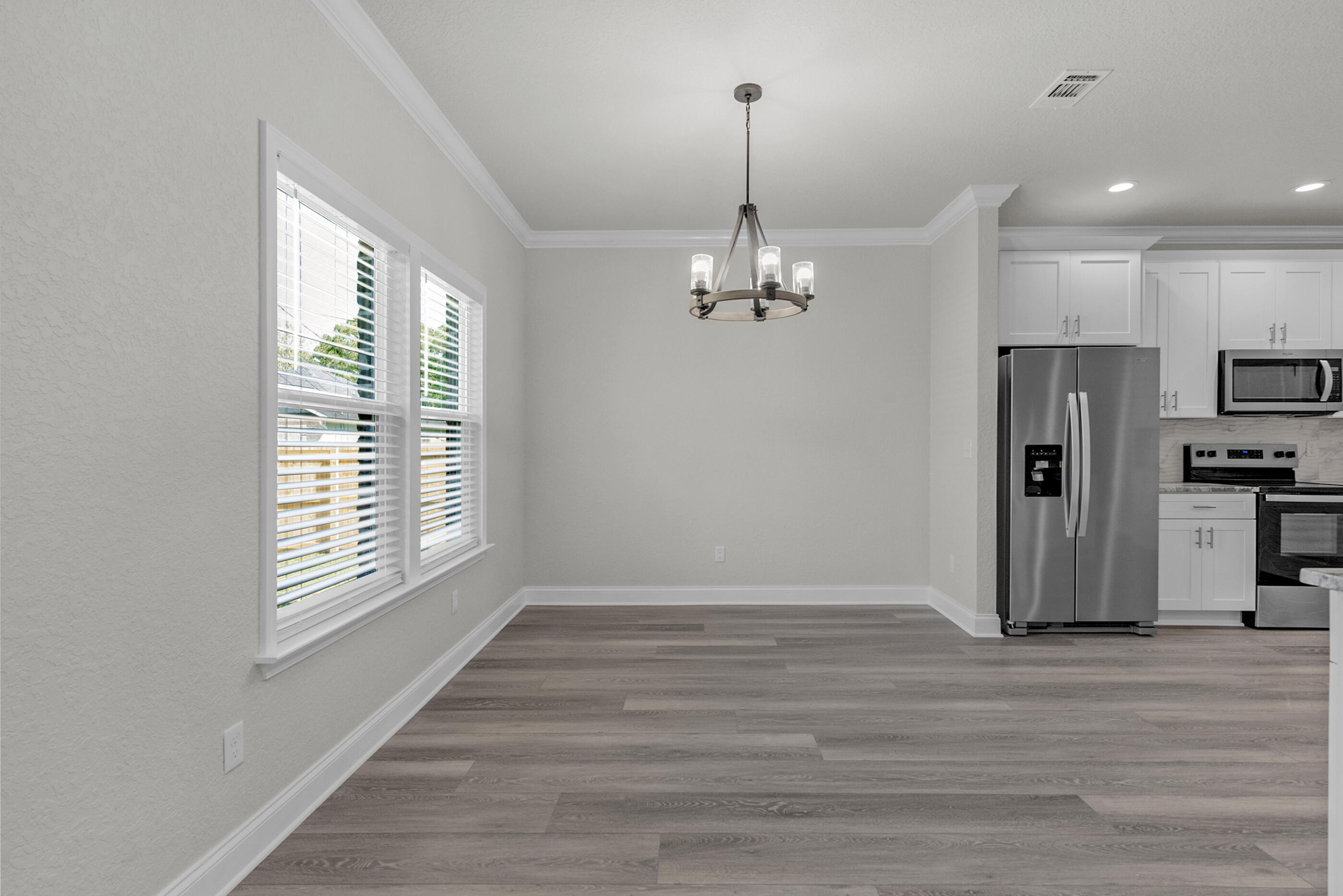 CRESCENT SHORES - Residential