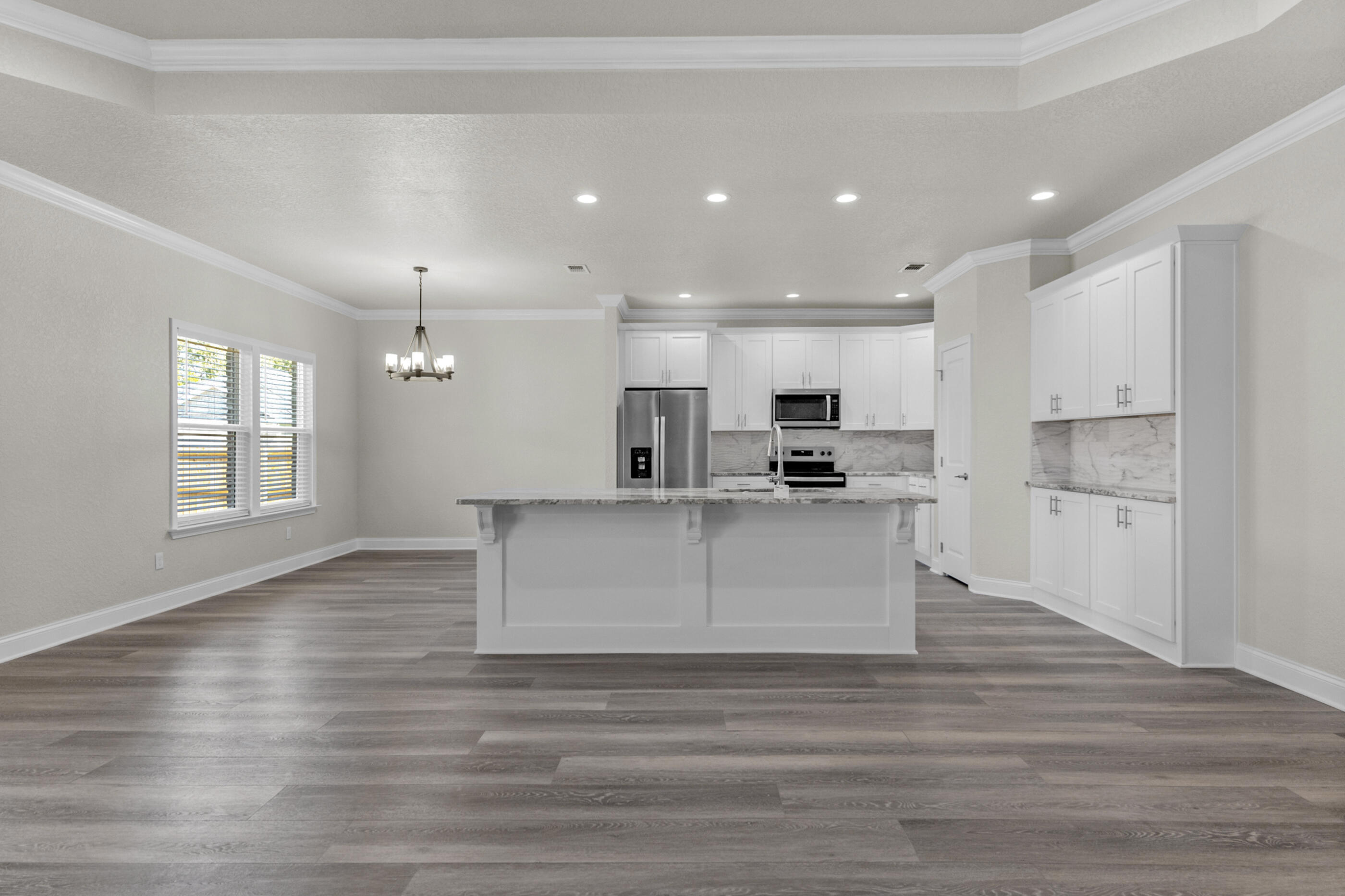CRESCENT SHORES - Residential