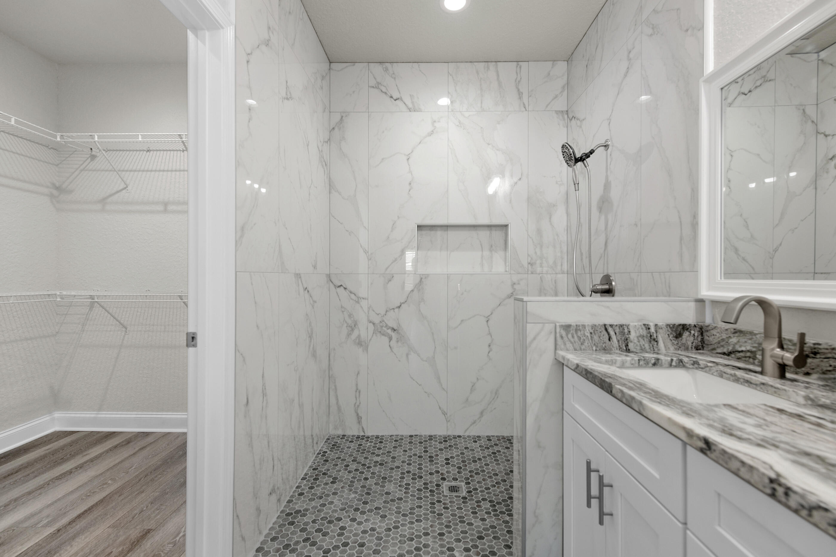 CRESCENT SHORES - Residential
