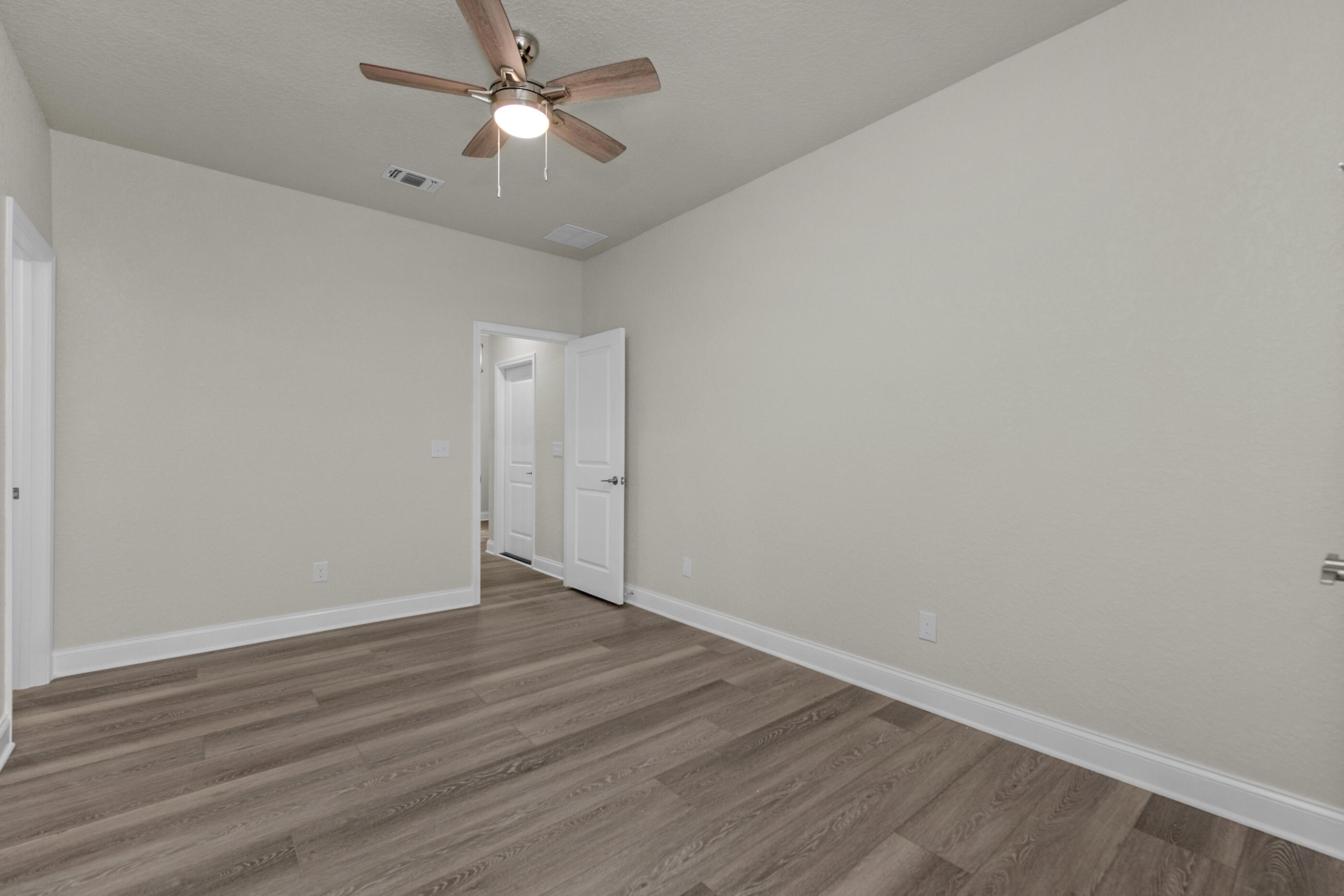CRESCENT SHORES - Residential
