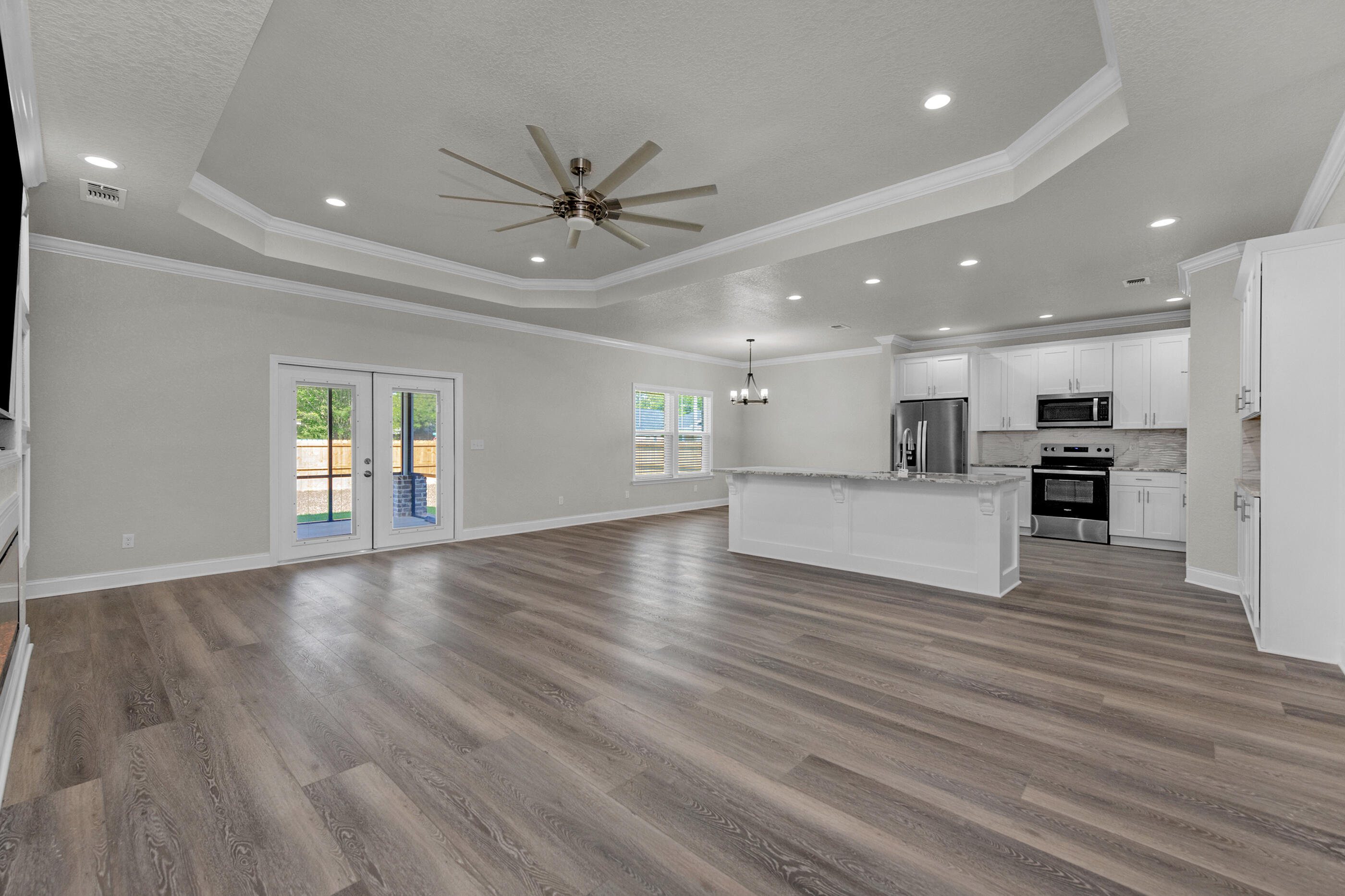 CRESCENT SHORES - Residential