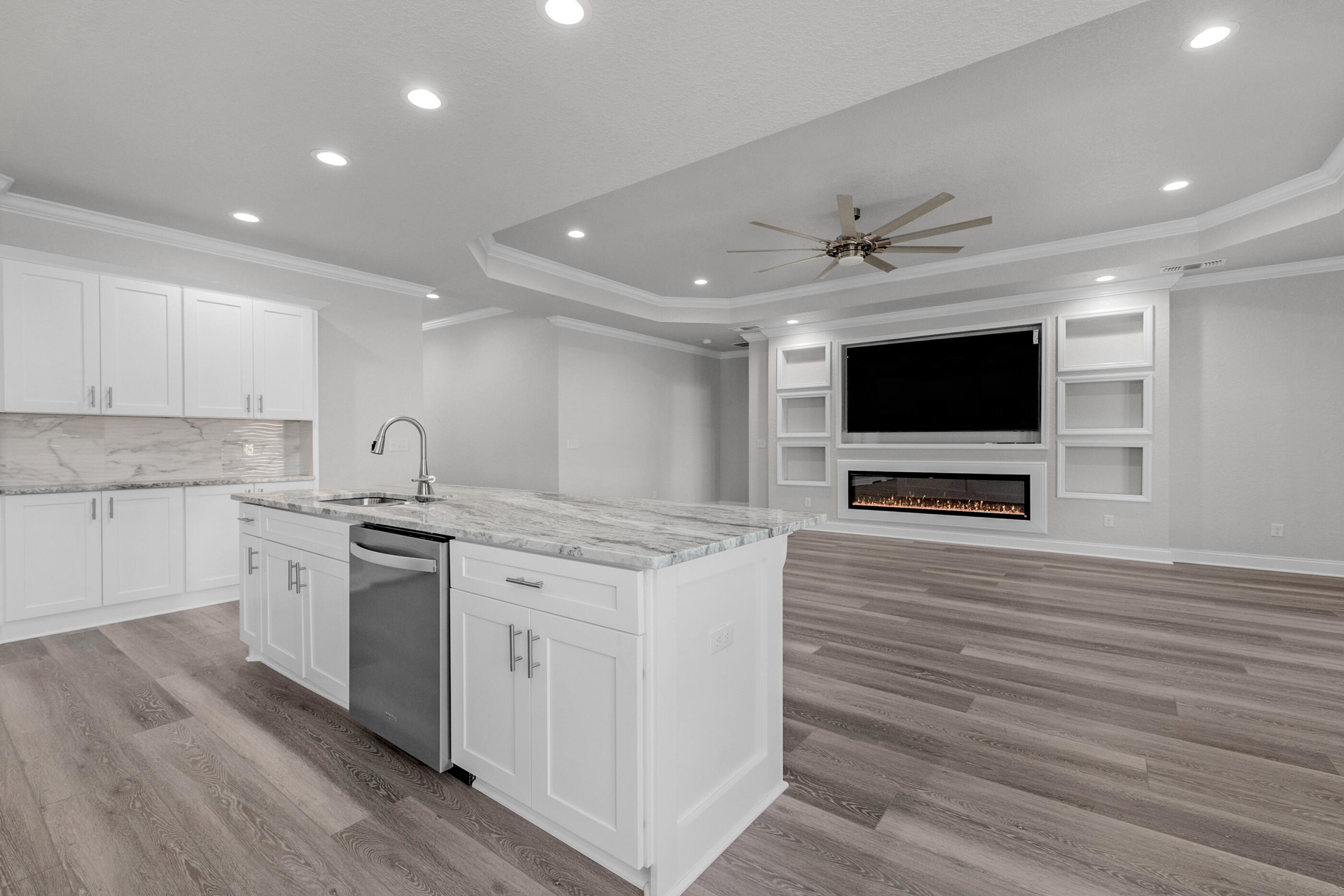 CRESCENT SHORES - Residential