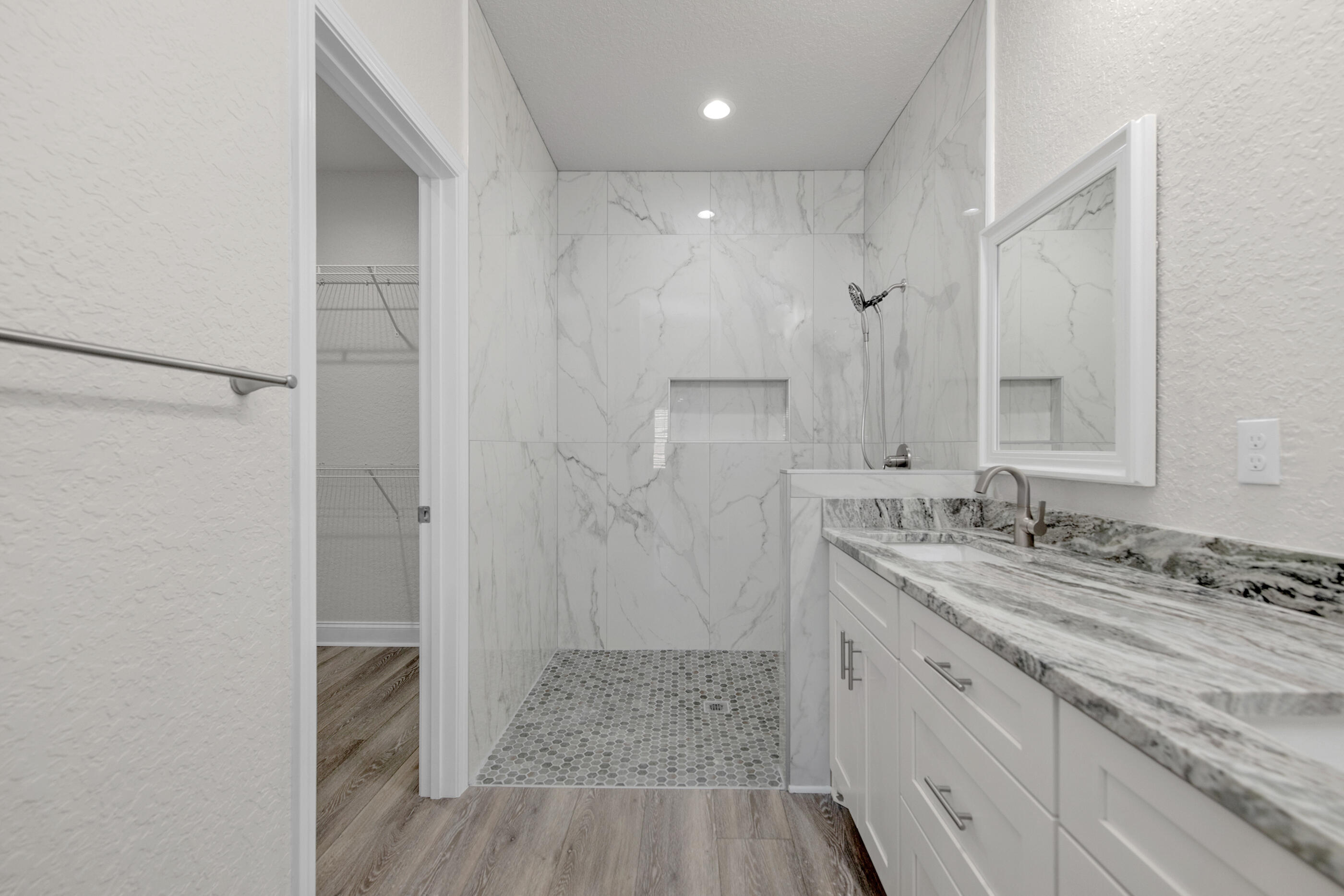 CRESCENT SHORES - Residential