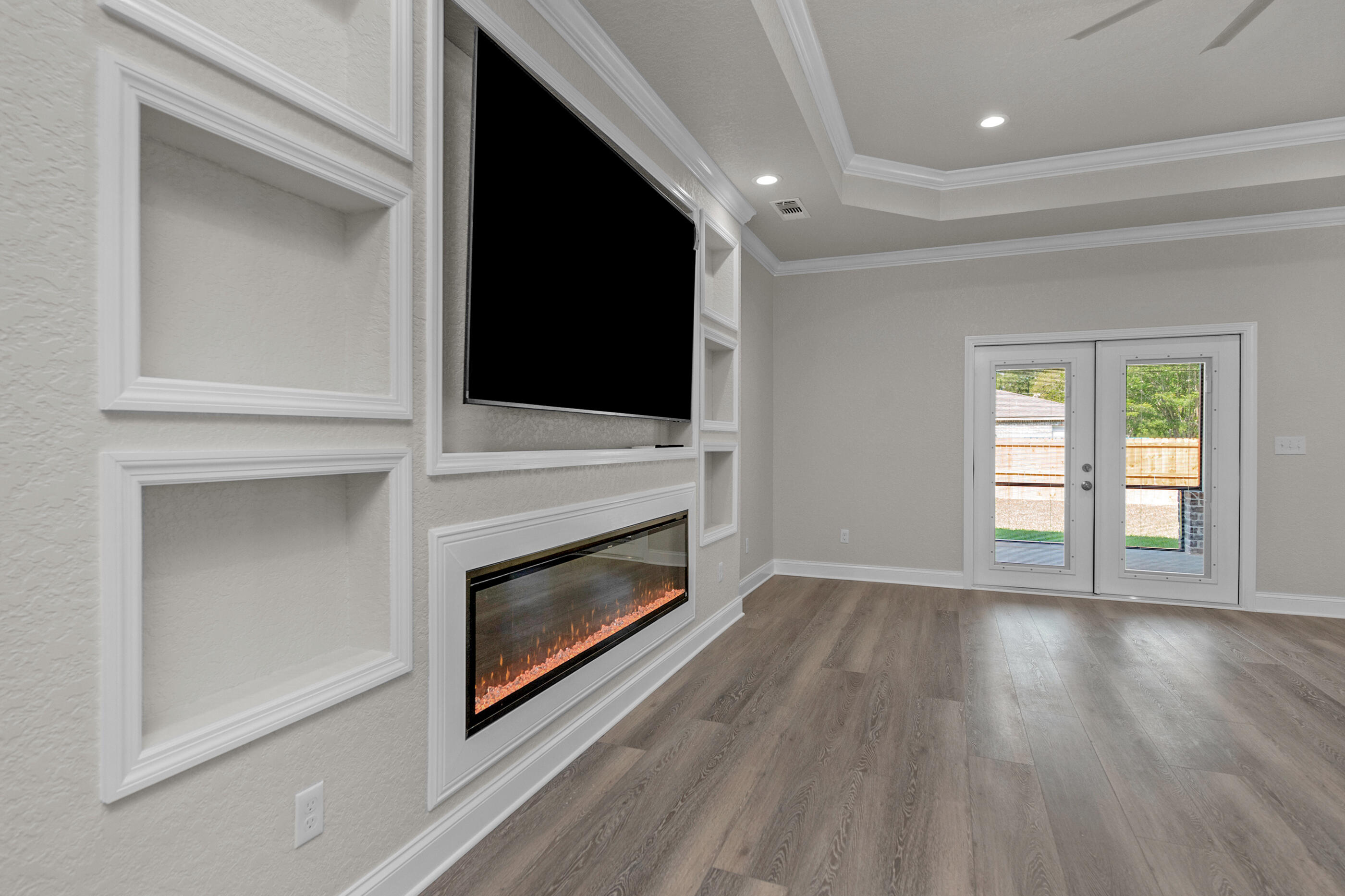 CRESCENT SHORES - Residential