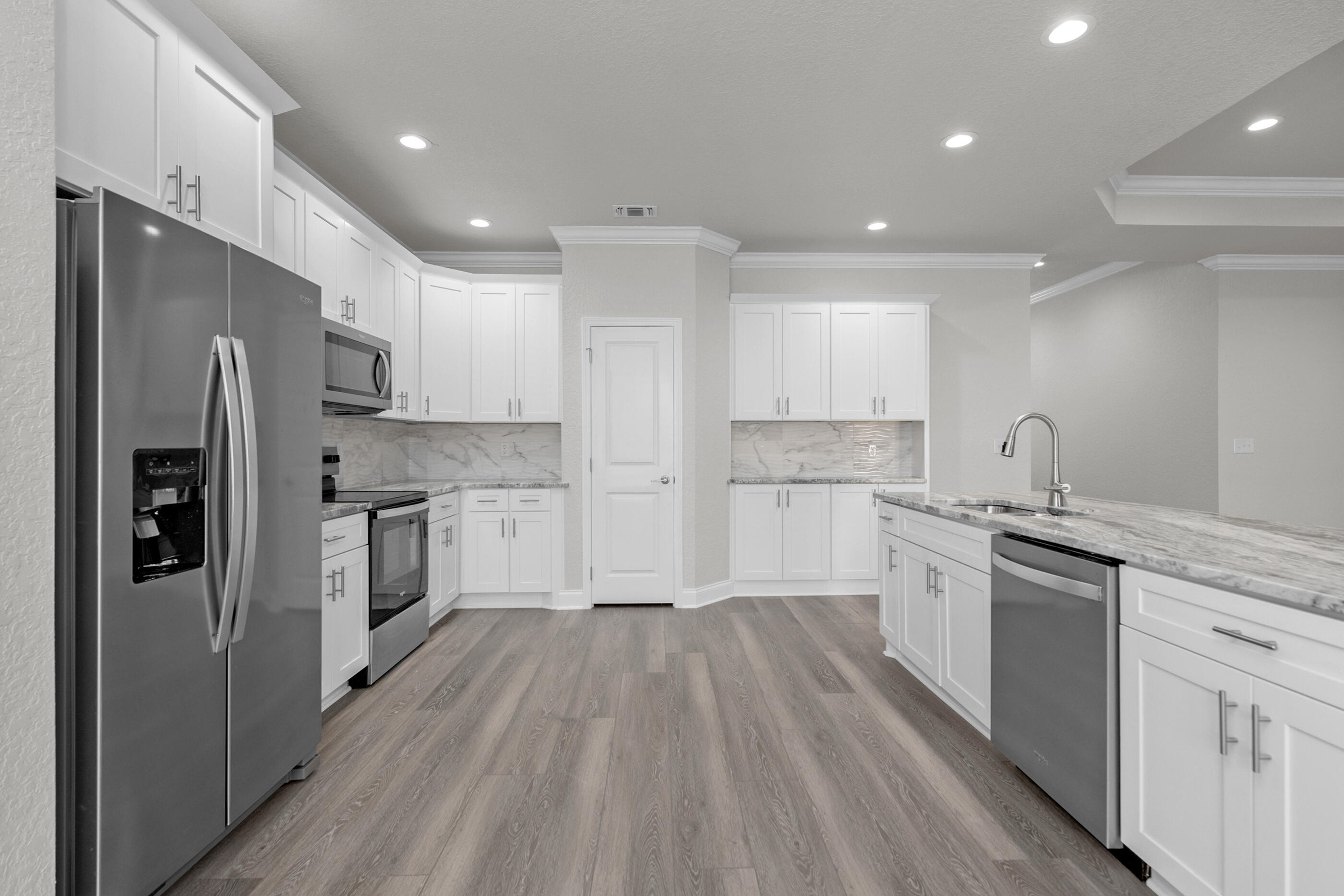 CRESCENT SHORES - Residential