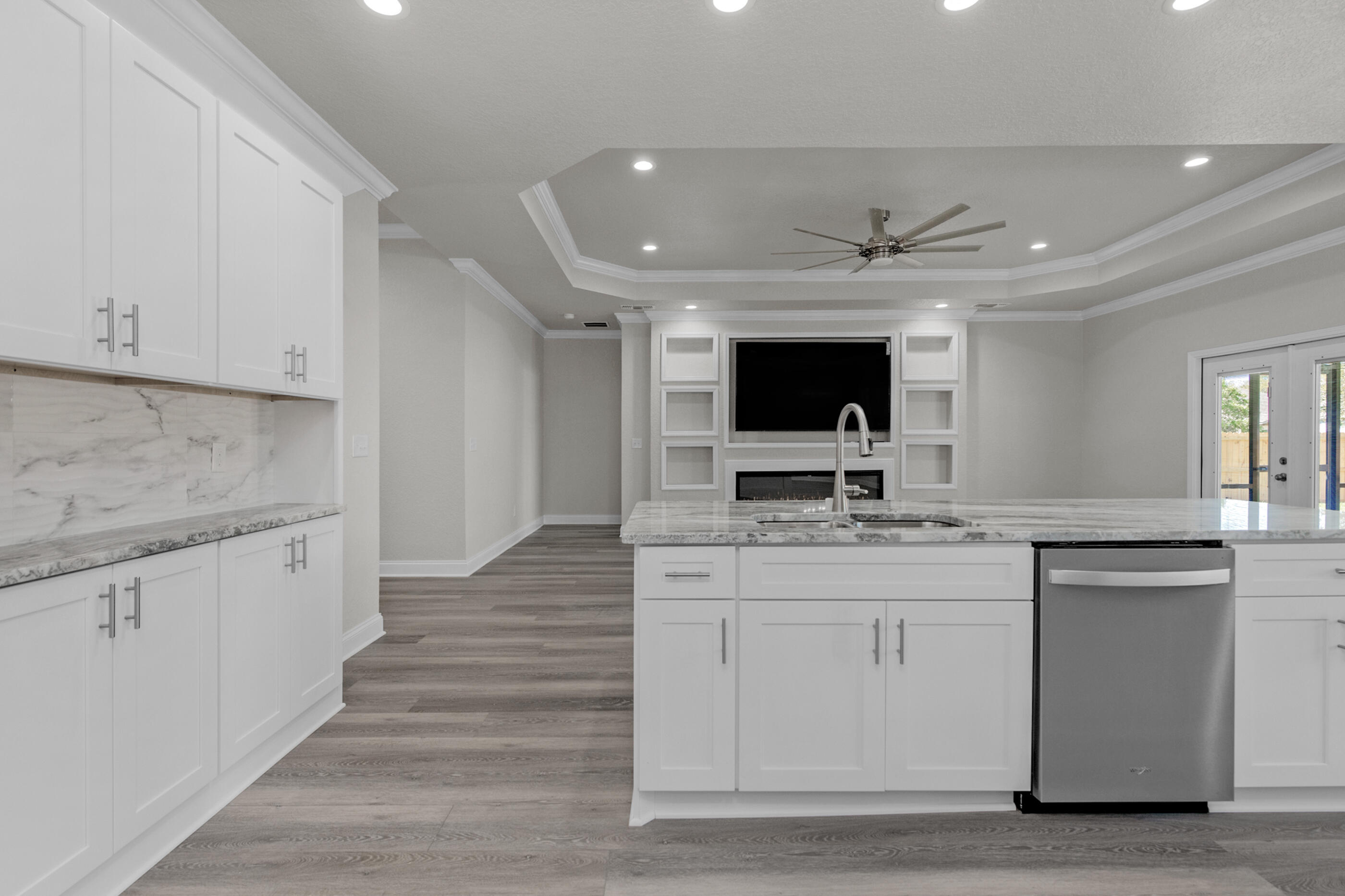 CRESCENT SHORES - Residential