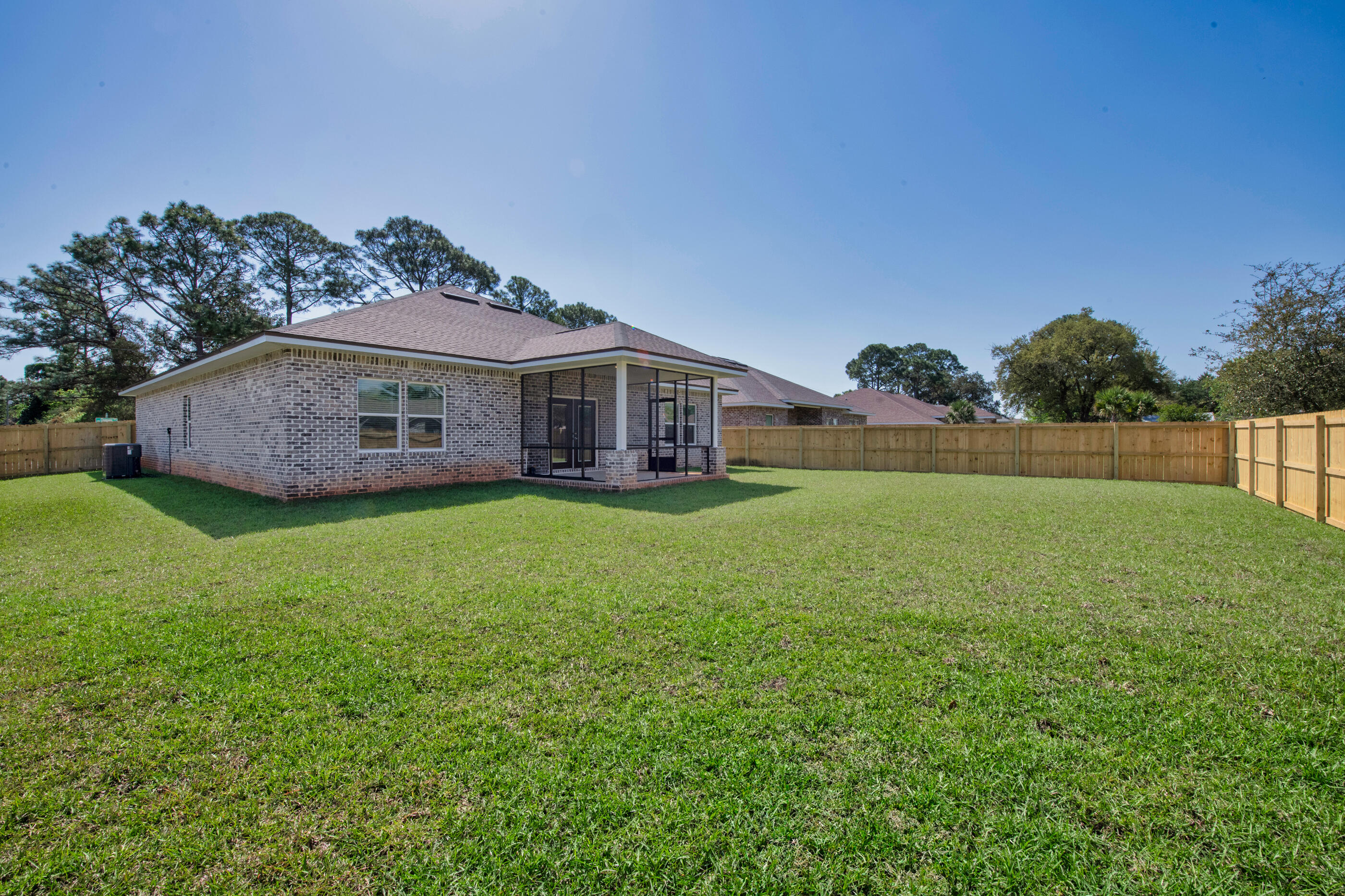 CRESCENT SHORES - Residential
