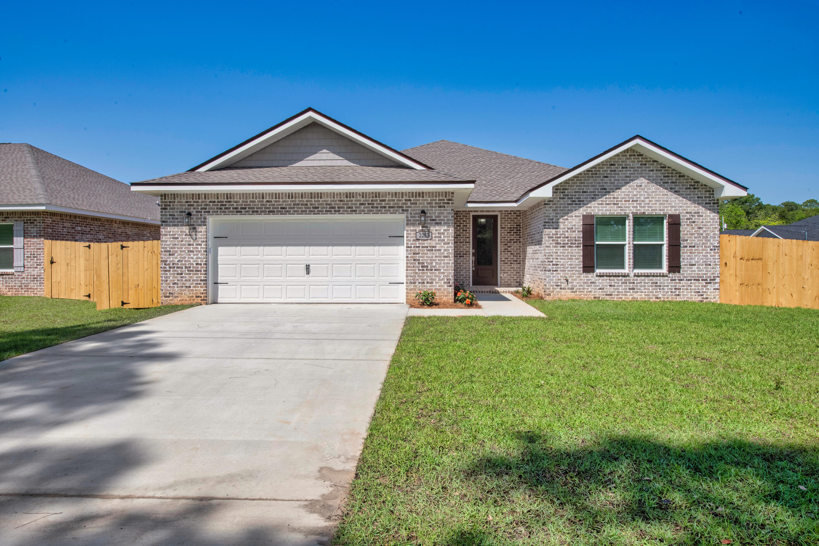 CRESCENT SHORES - Residential
