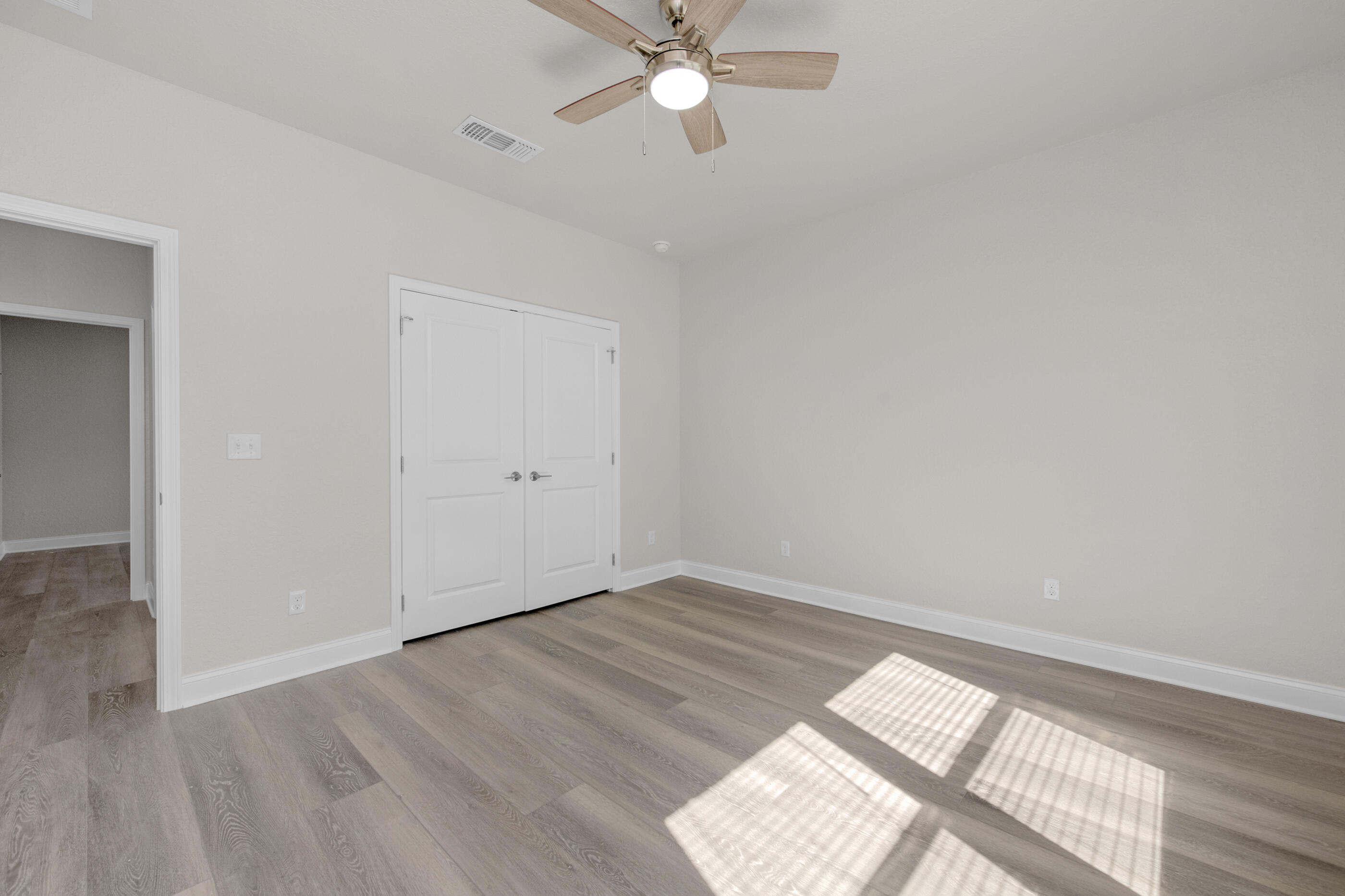 CRESCENT SHORES - Residential