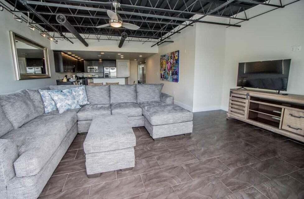 BROOKS LOFT - Residential Lease