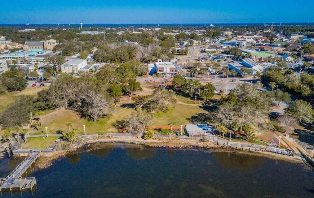 BROOKS LOFT - Residential Lease