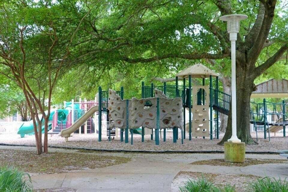 BROOKS LOFT - Residential Lease