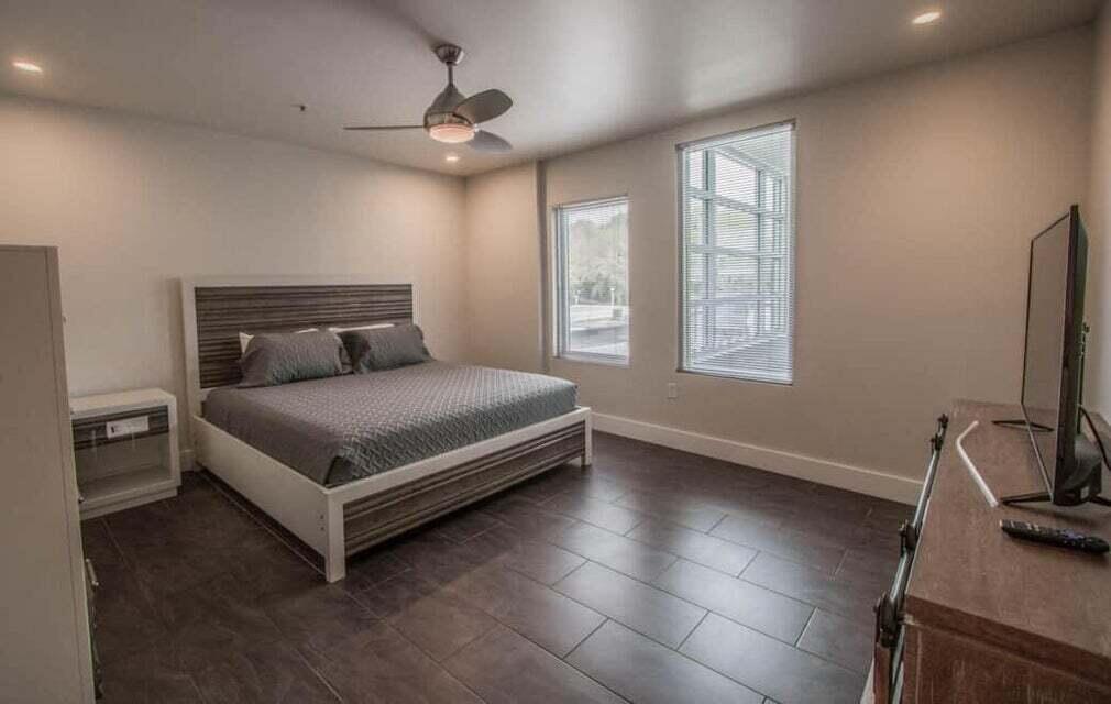 BROOKS LOFT - Residential Lease