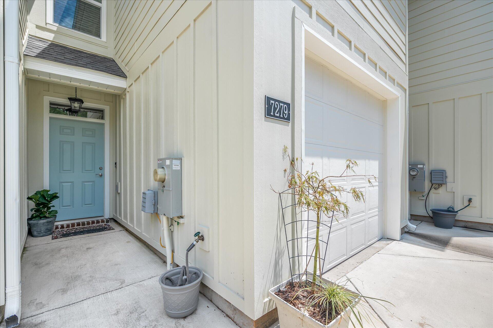 HIDDEN BAY VILLAGE - Residential