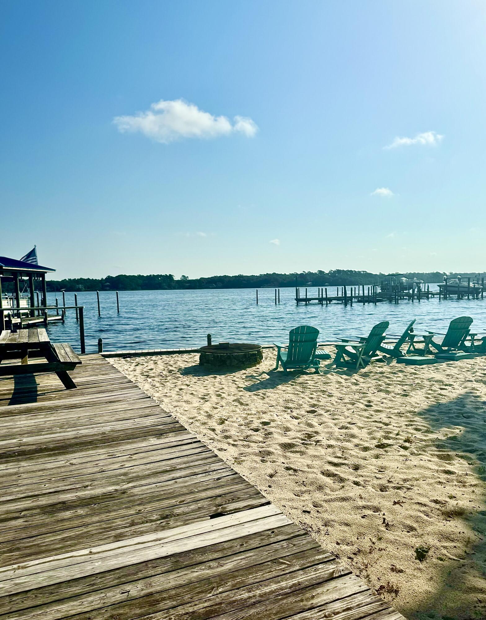 HIDDEN BAY VILLAGE - Residential