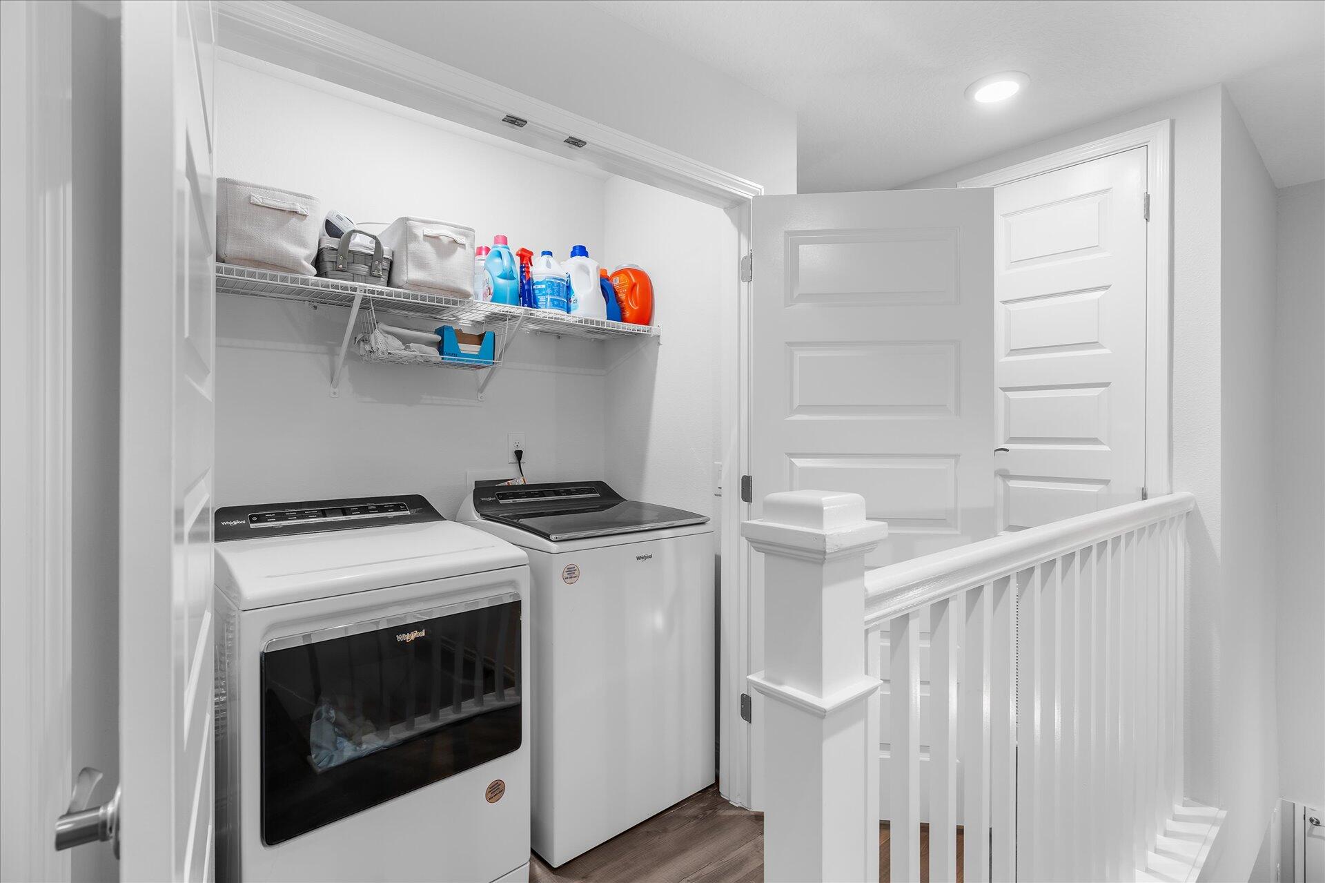 HIDDEN BAY VILLAGE - Residential