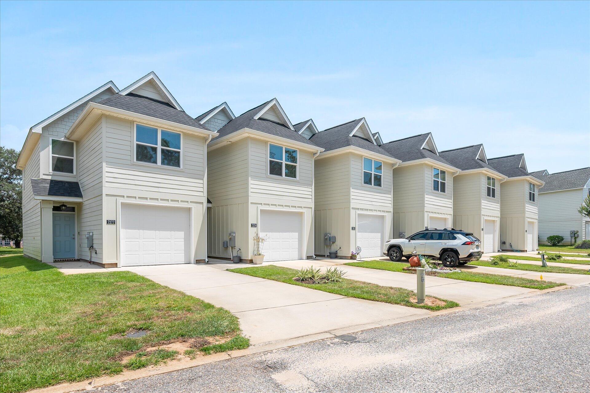 HIDDEN BAY VILLAGE - Residential