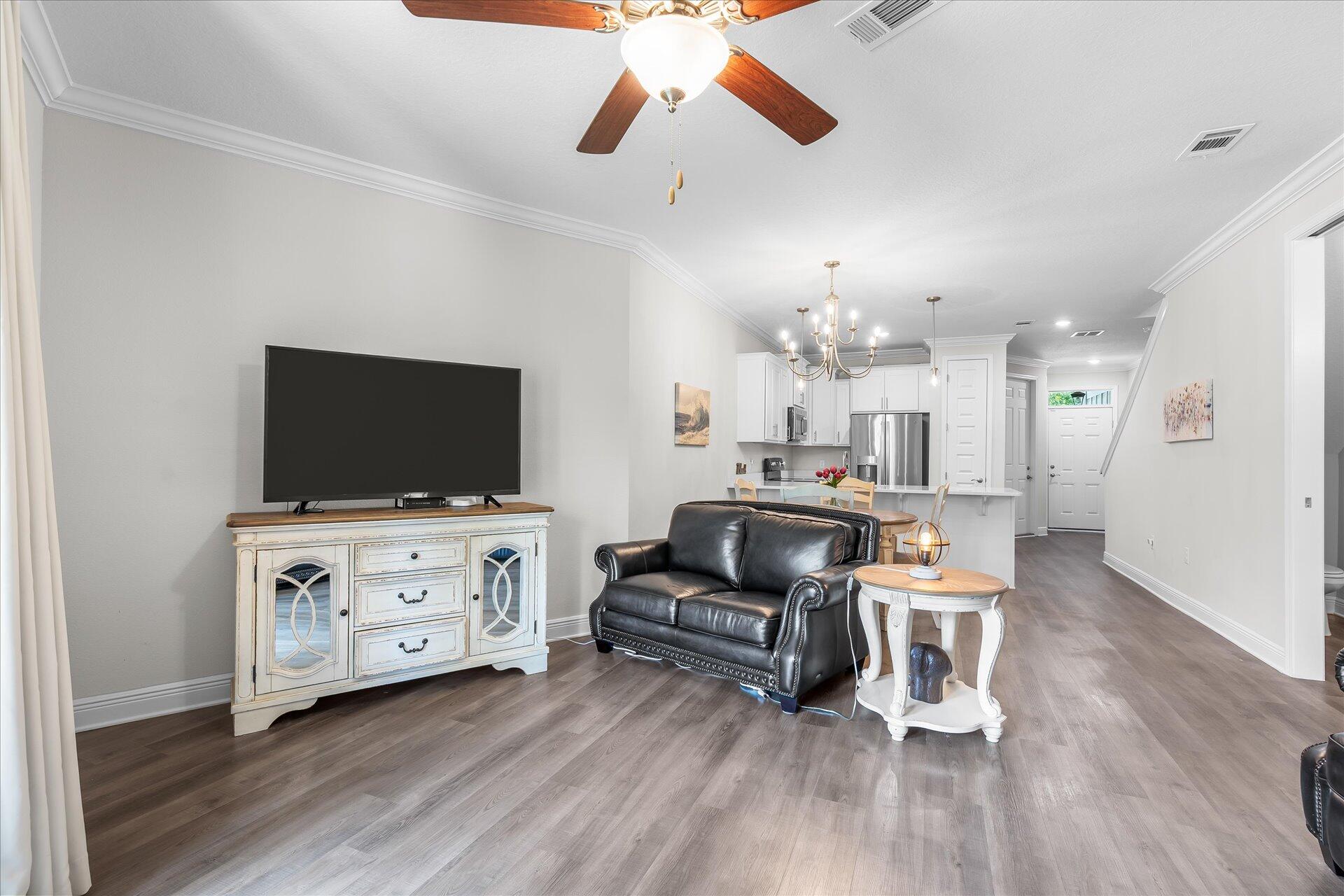 HIDDEN BAY VILLAGE - Residential