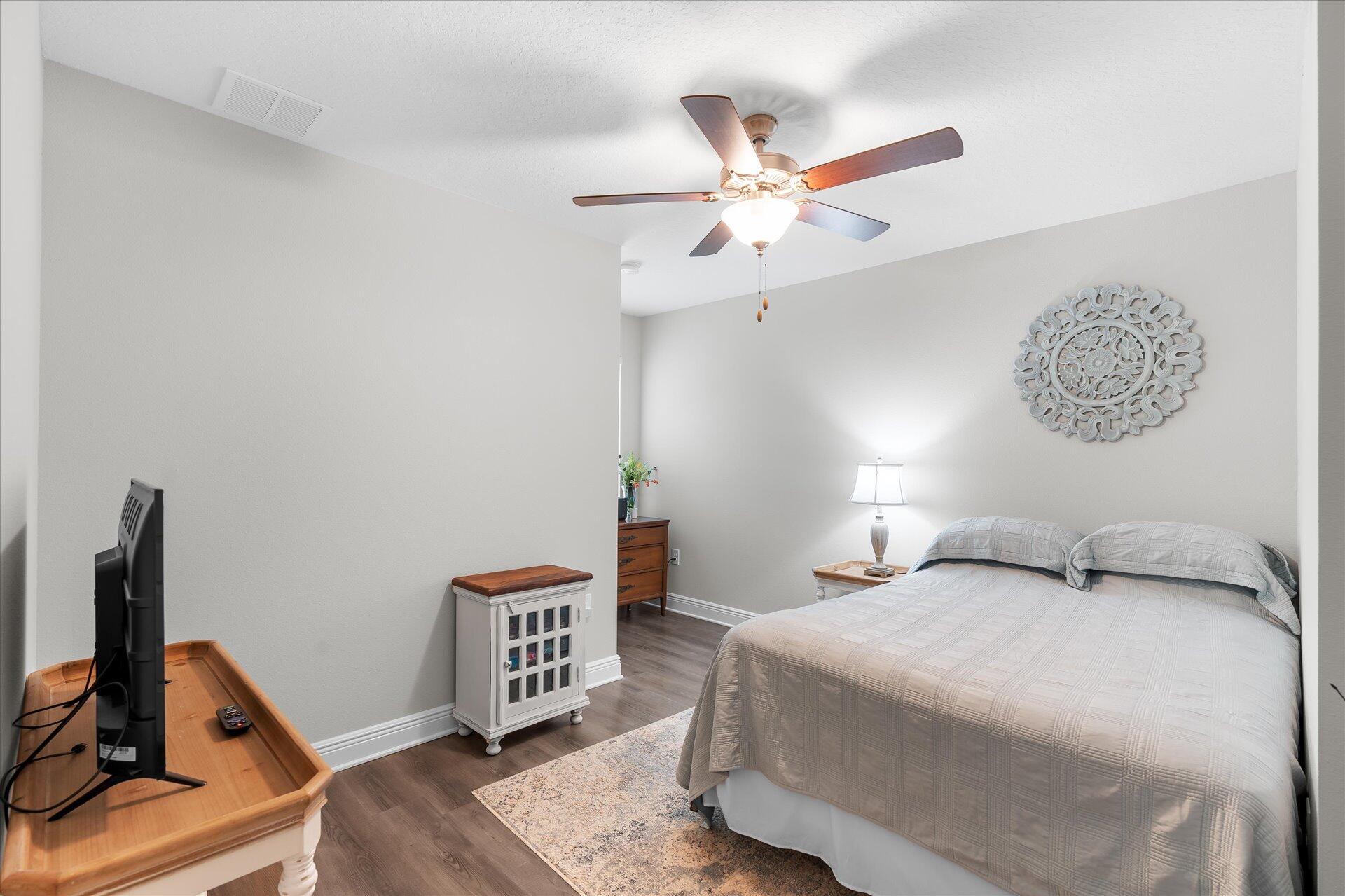 HIDDEN BAY VILLAGE - Residential